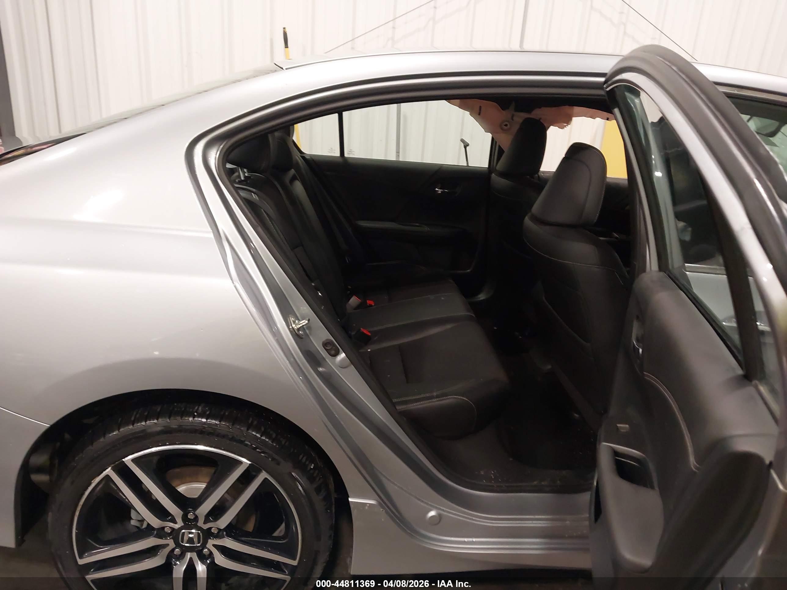 HONDA ACCORD image 8