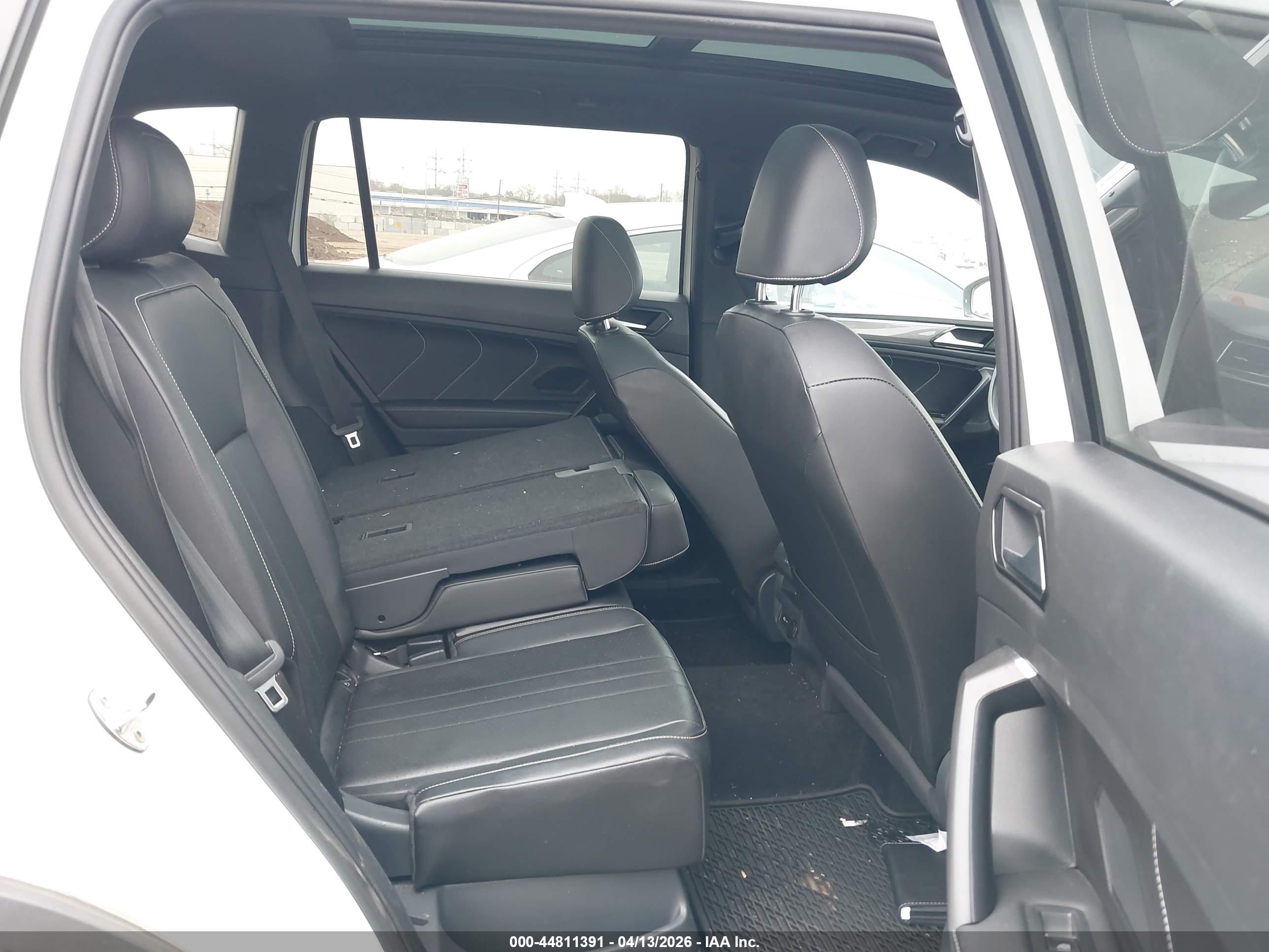 VOLKSWAGEN TIGUAN image 8