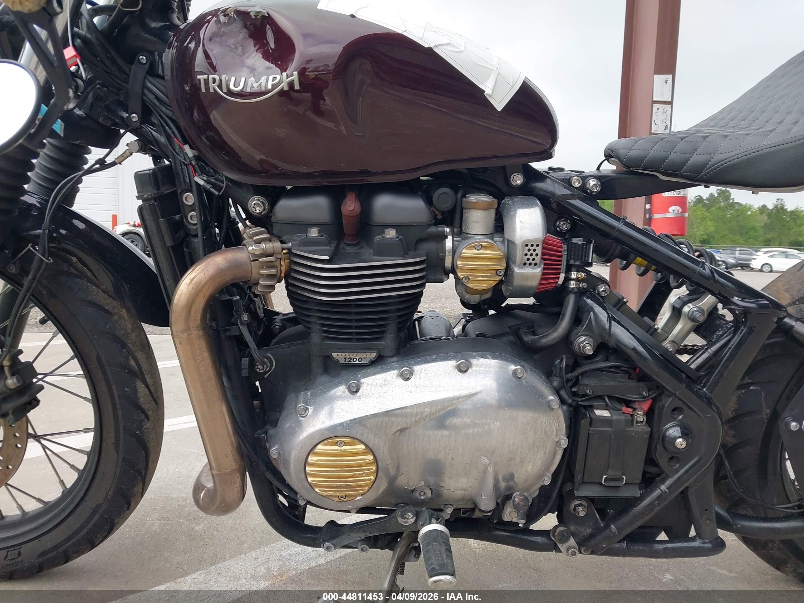 TRIUMPH MOTORCYCLE image 9