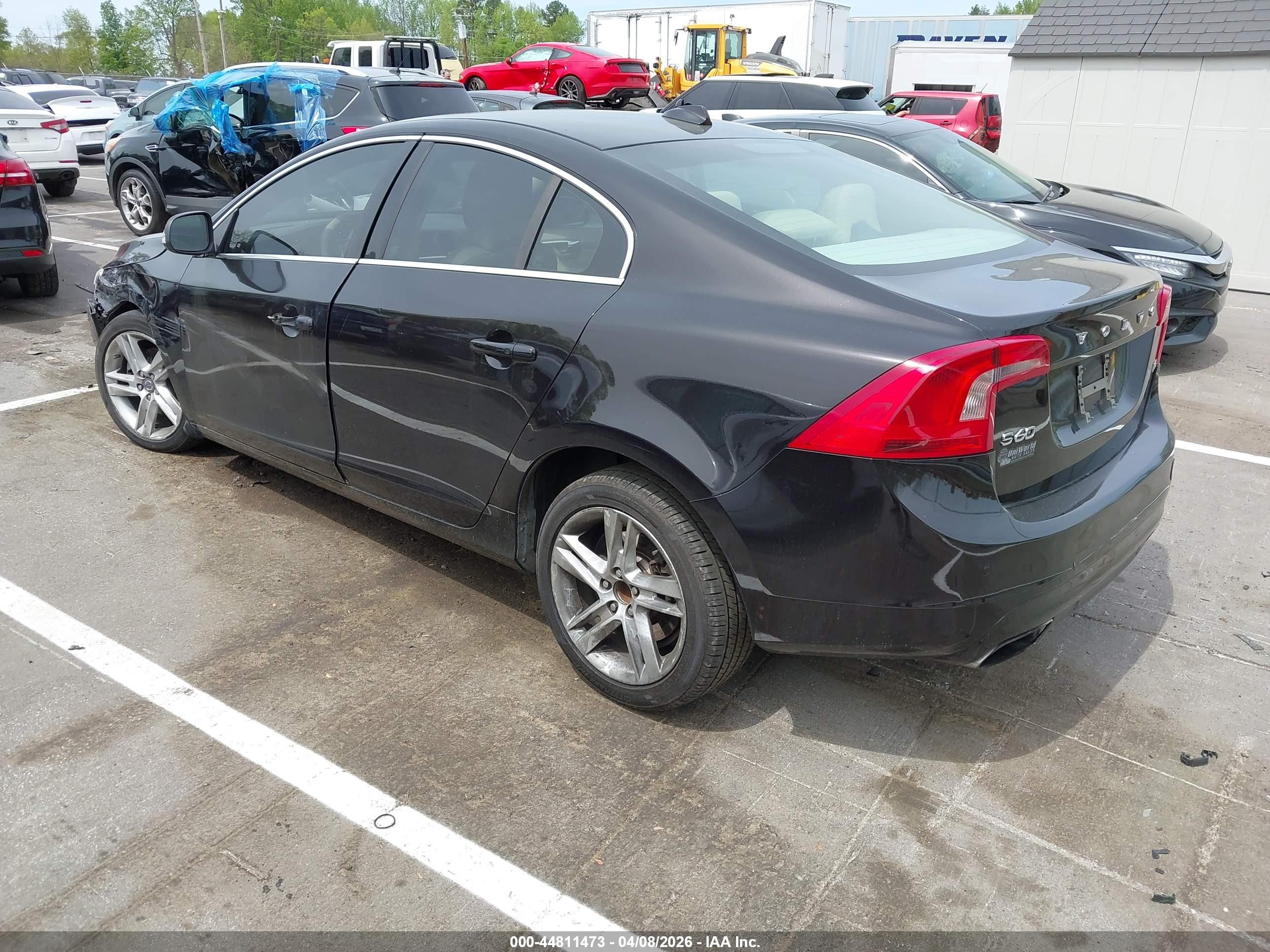 VOLVO S60 image 3