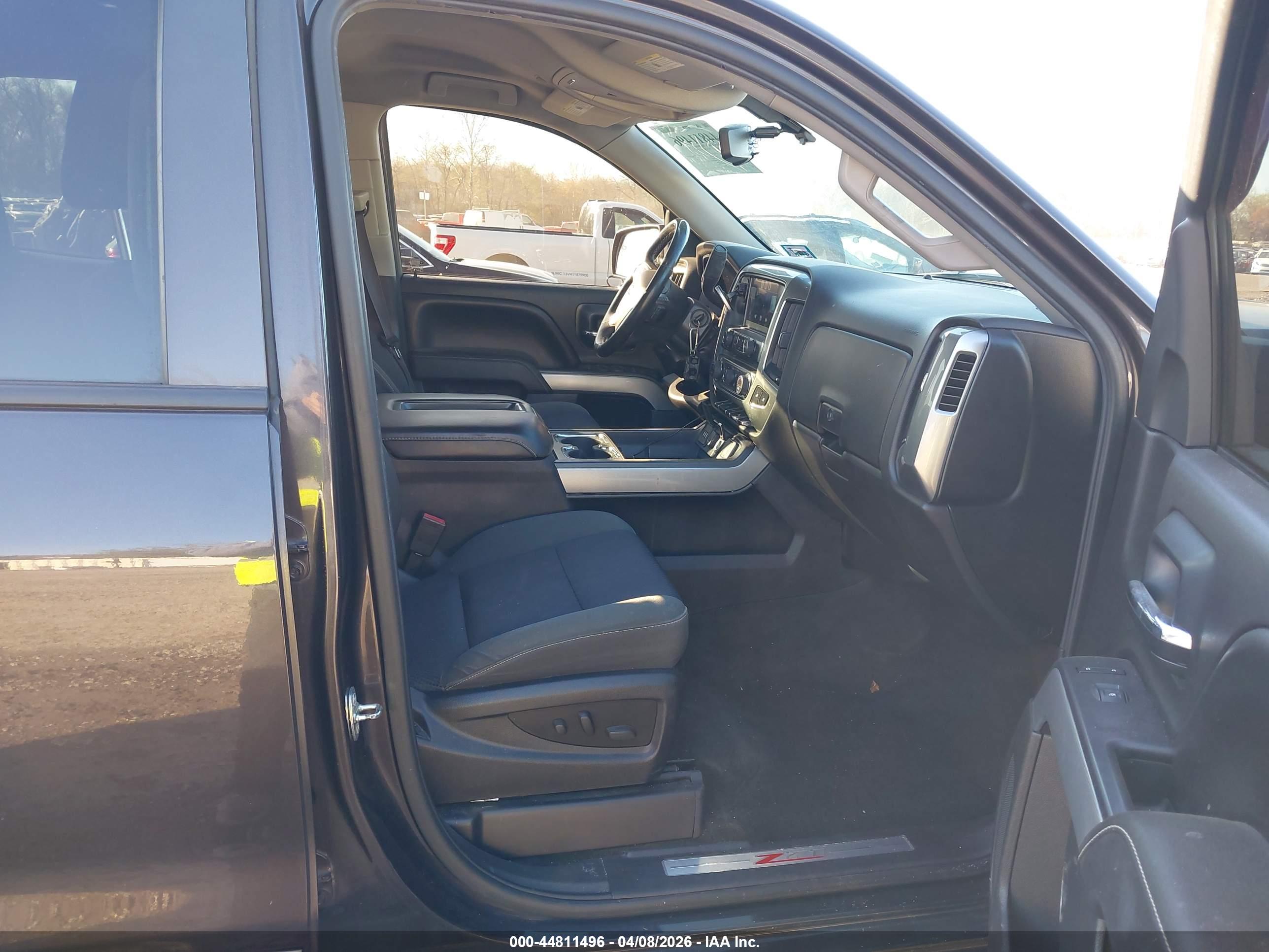 CHEVROLET SILVERADO image 5