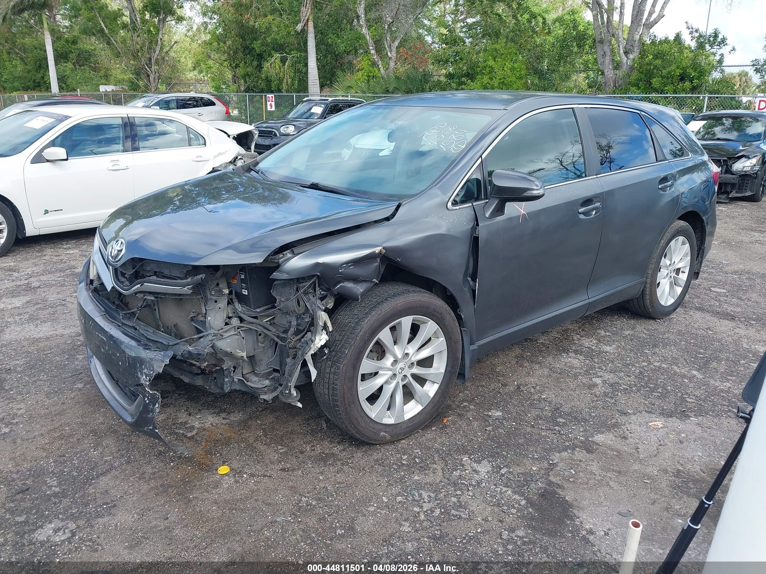 TOYOTA VENZA image 2