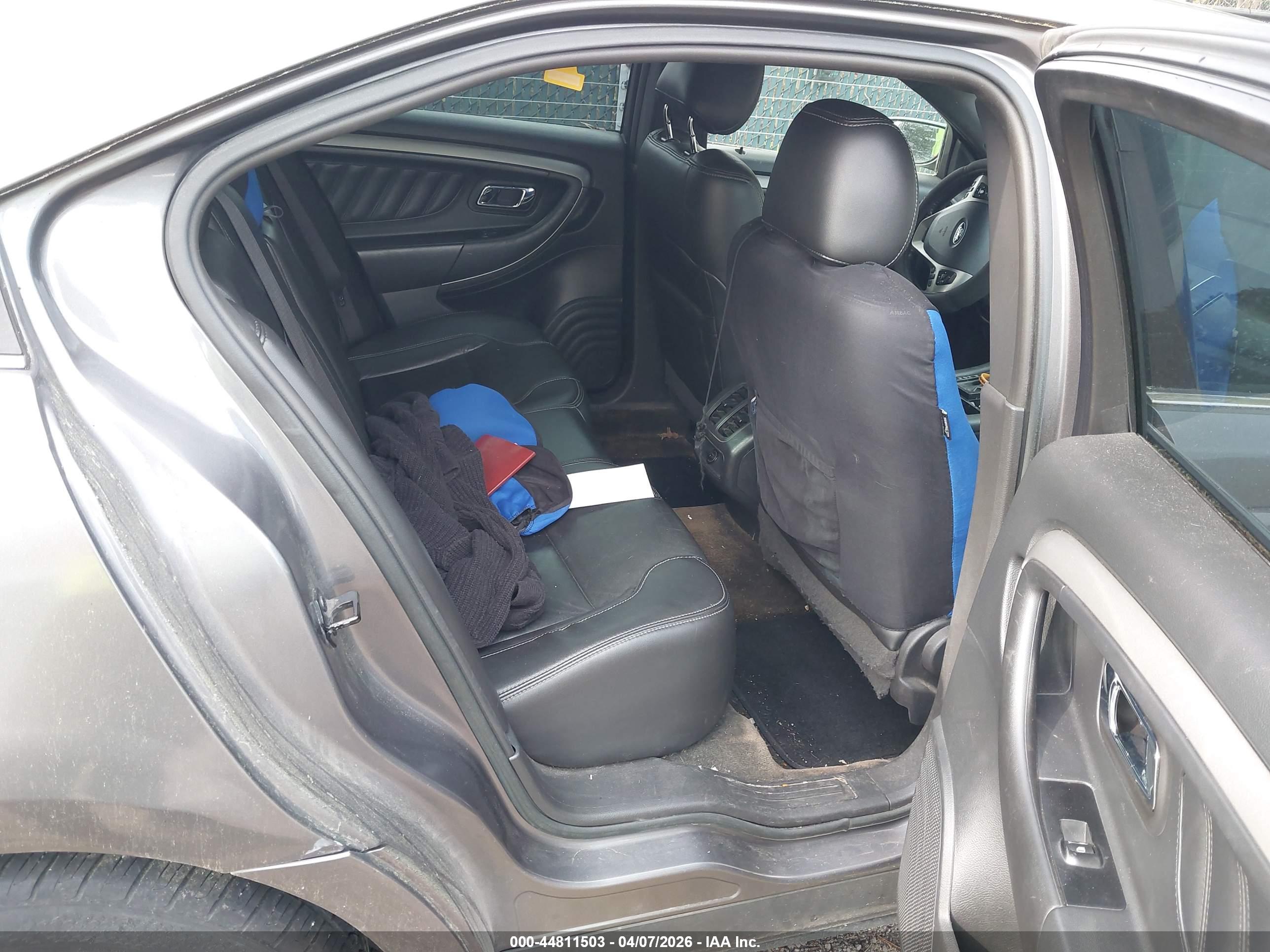 FORD TAURUS image 8