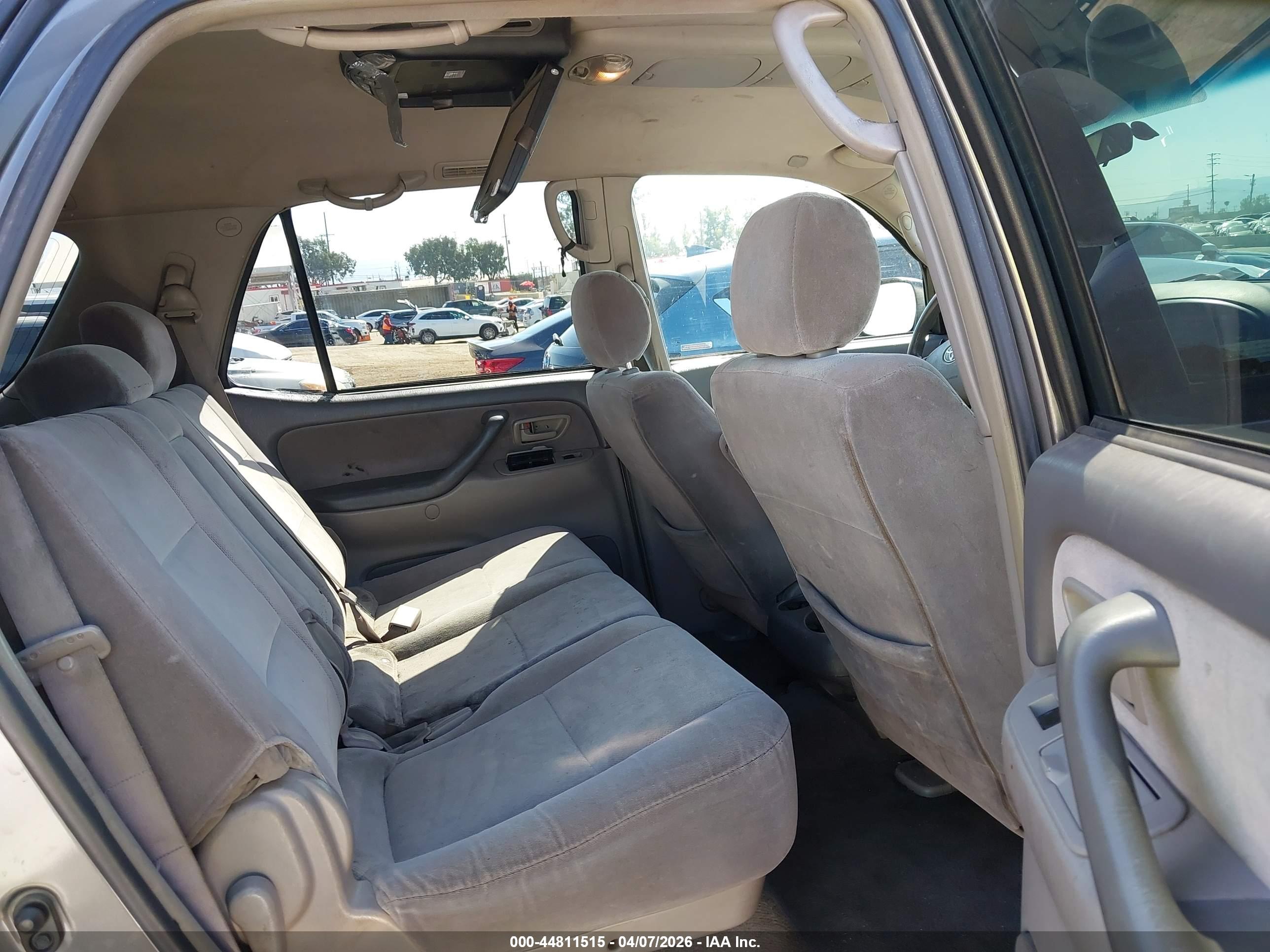 TOYOTA SEQUOIA image 8