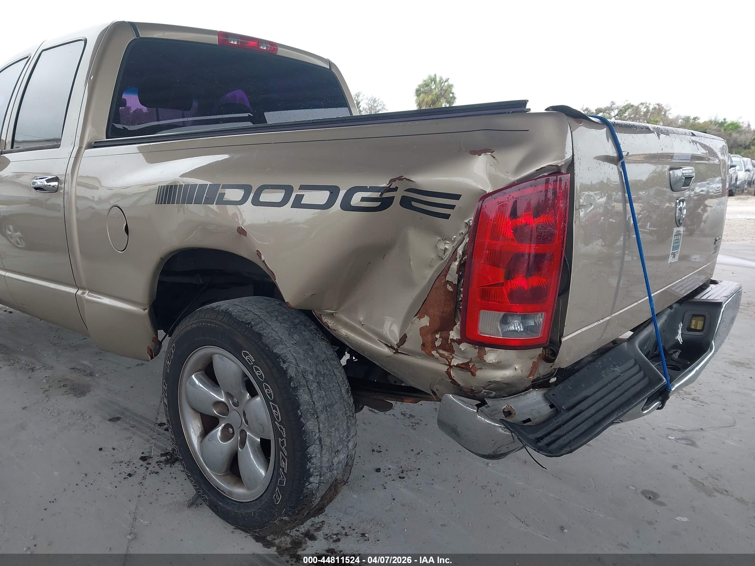 DODGE RAM image 6
