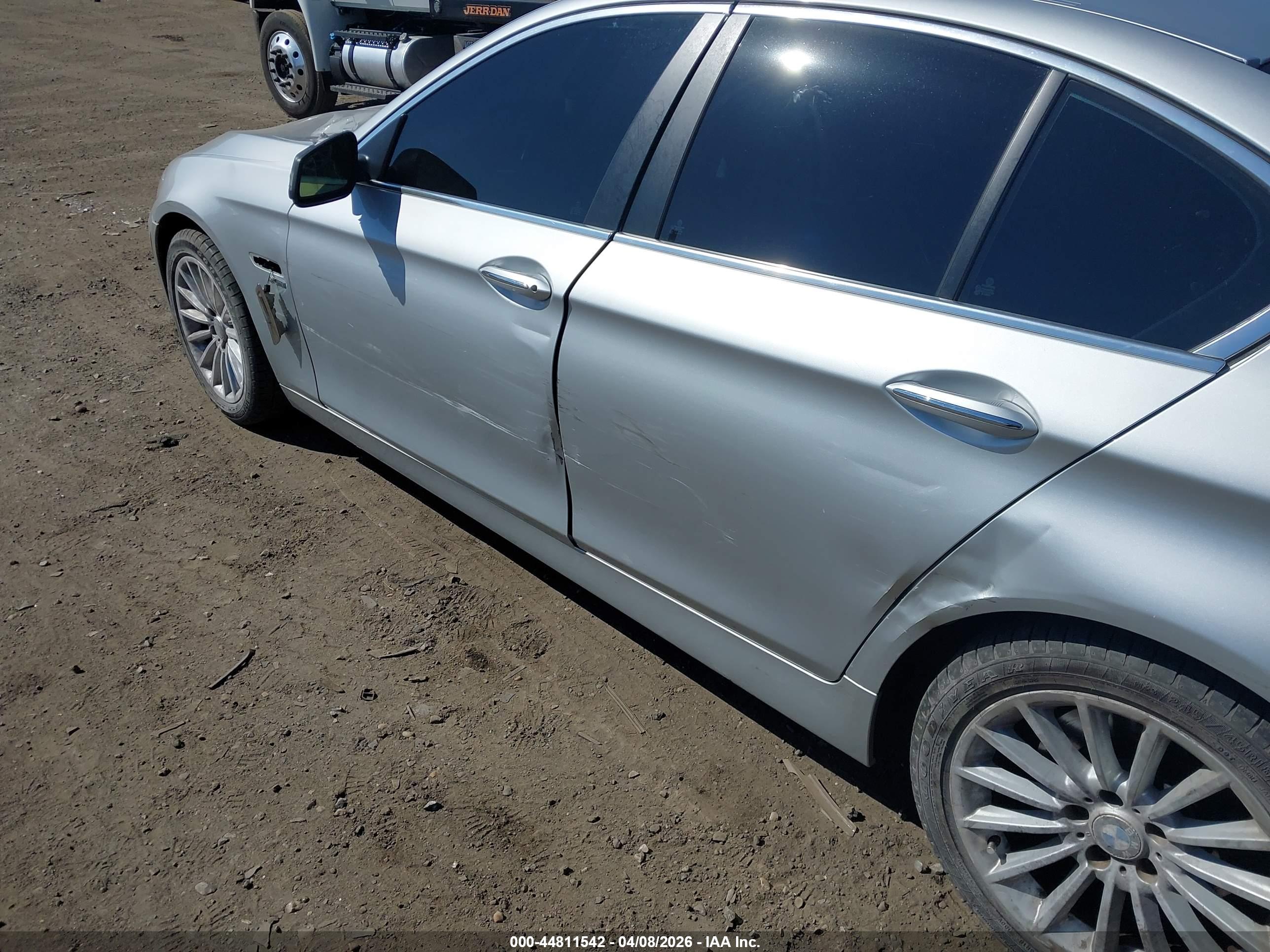 BMW 535I image 6