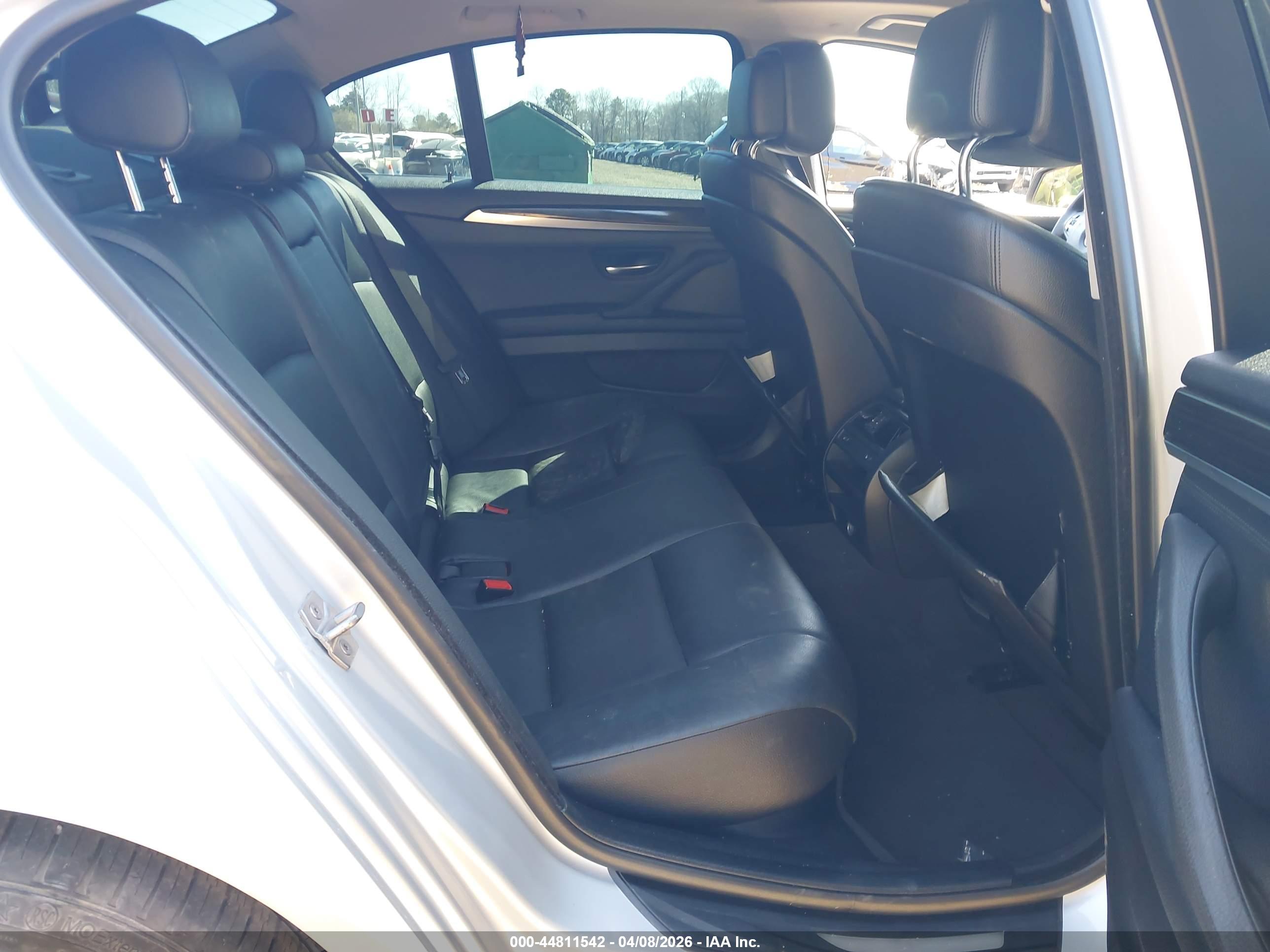 BMW 535I image 8