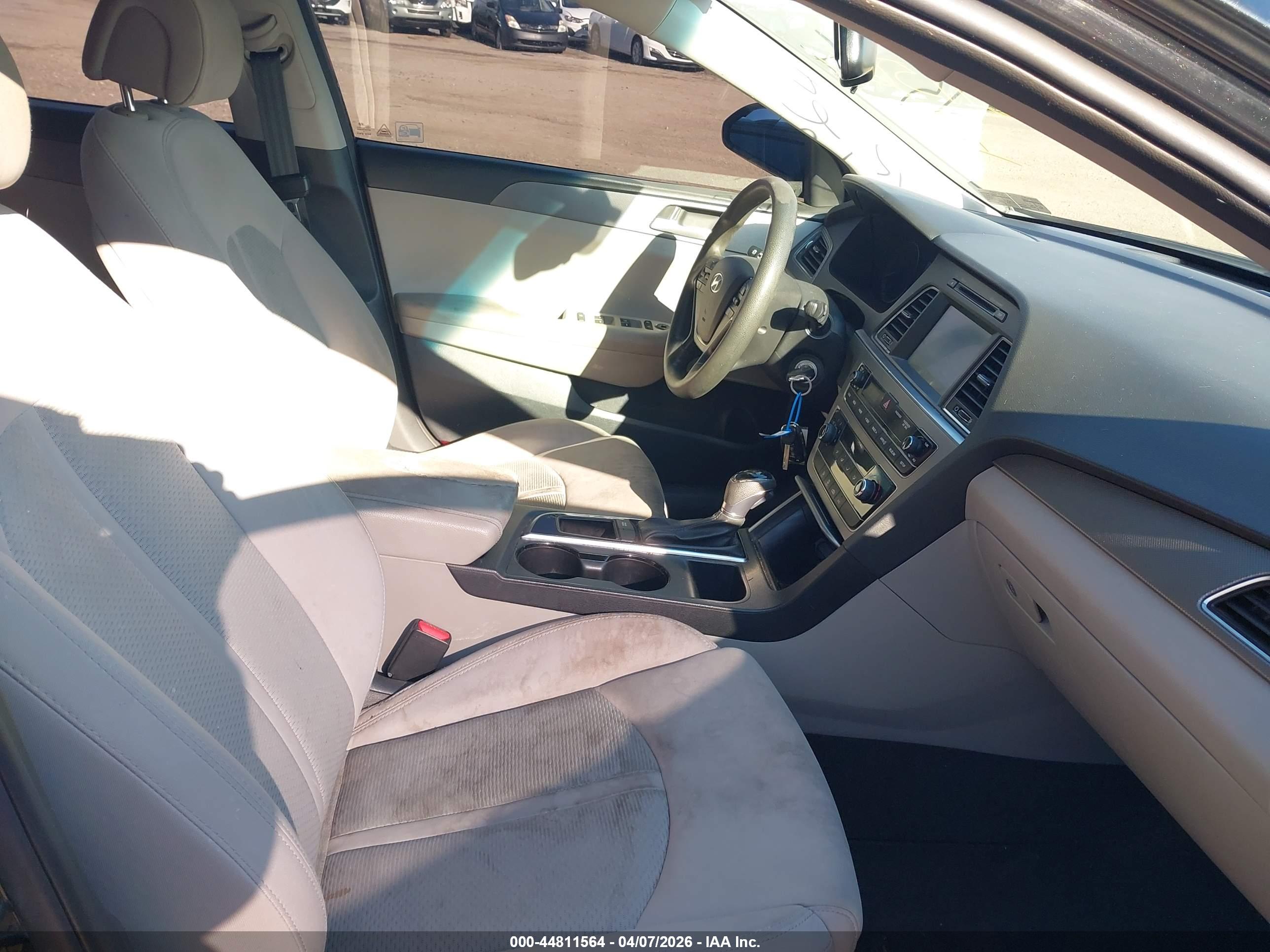 HYUNDAI SONATA image 5