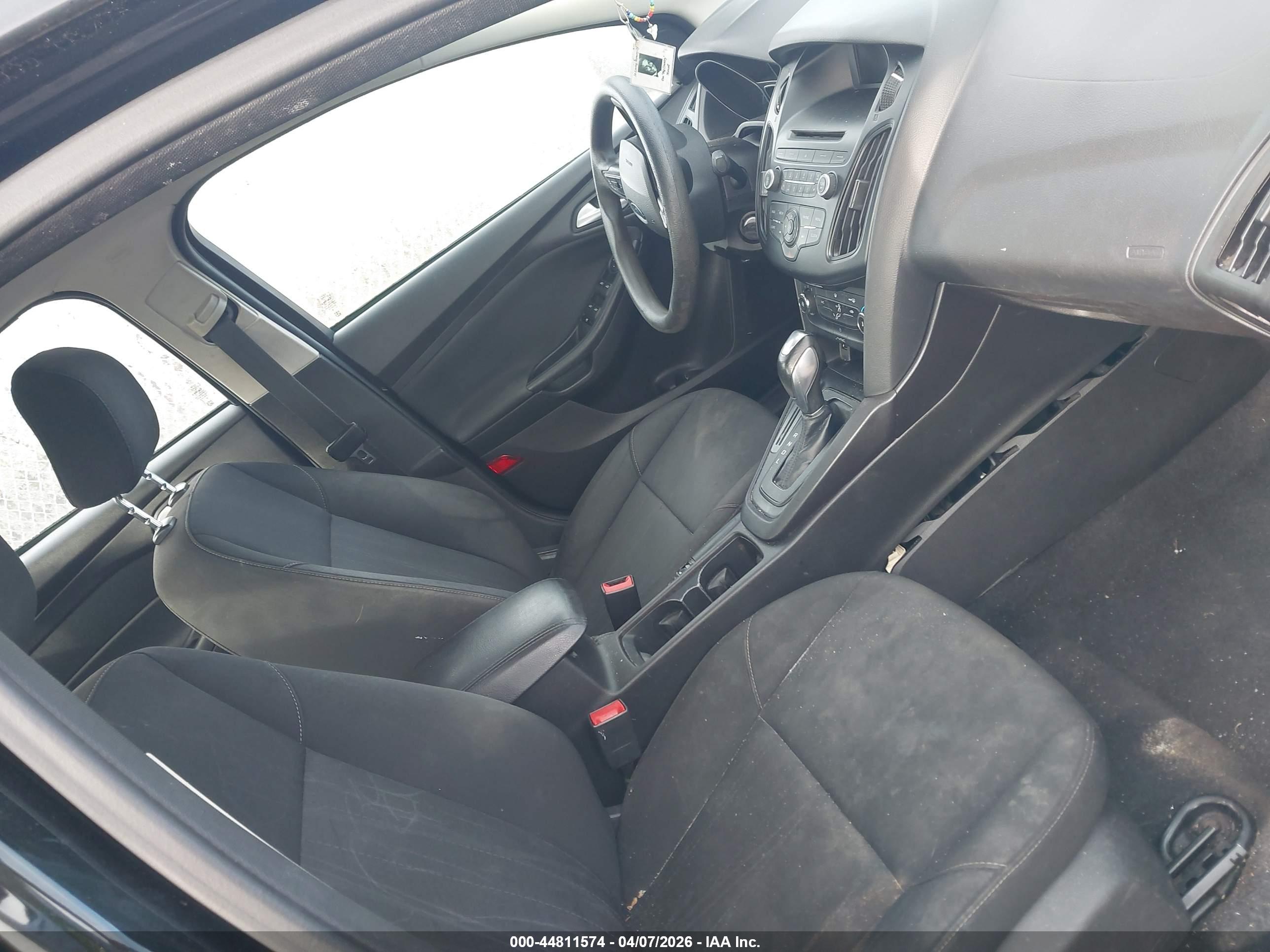 FORD FOCUS image 5