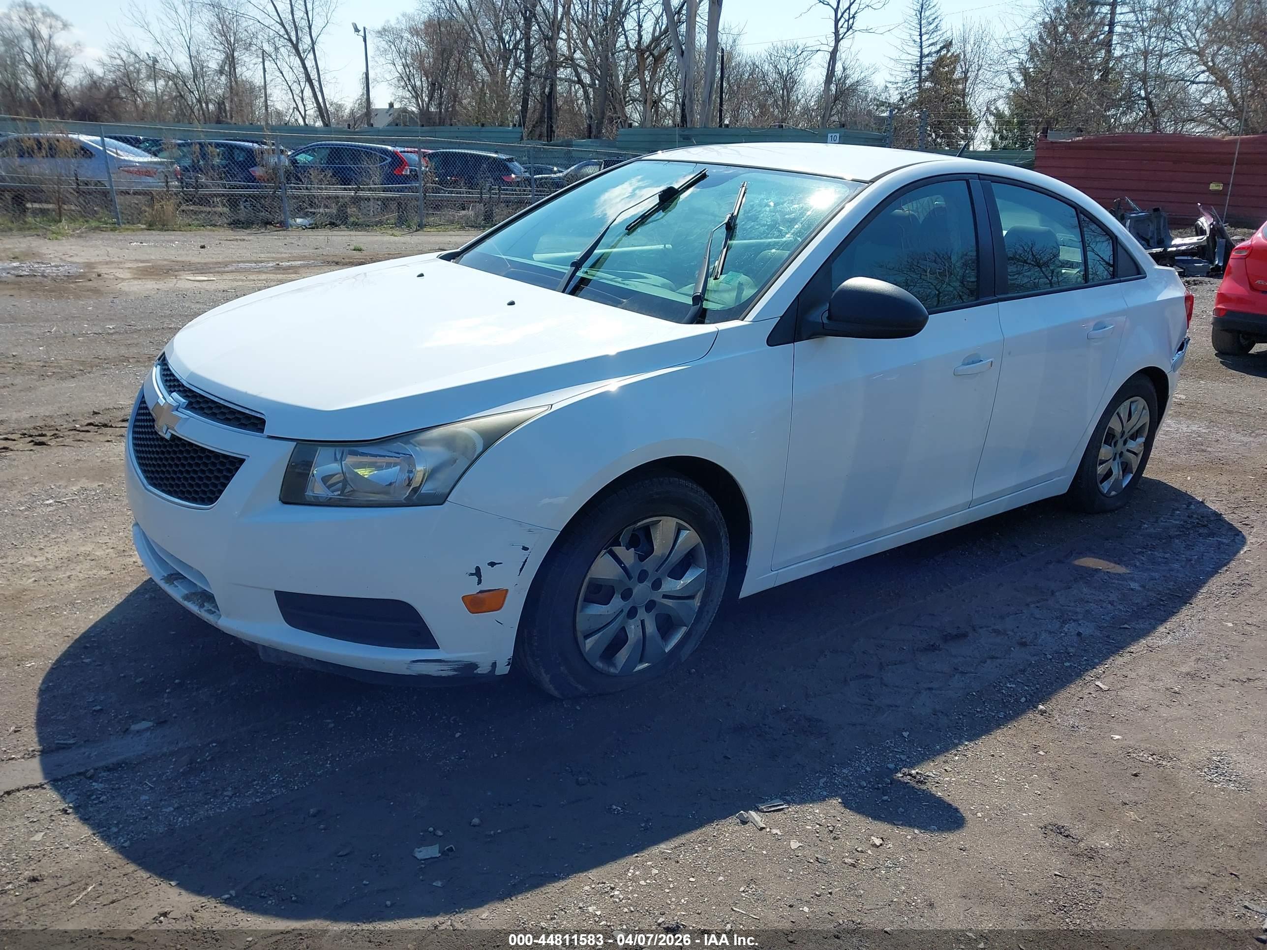 CHEVROLET CRUZE image 2