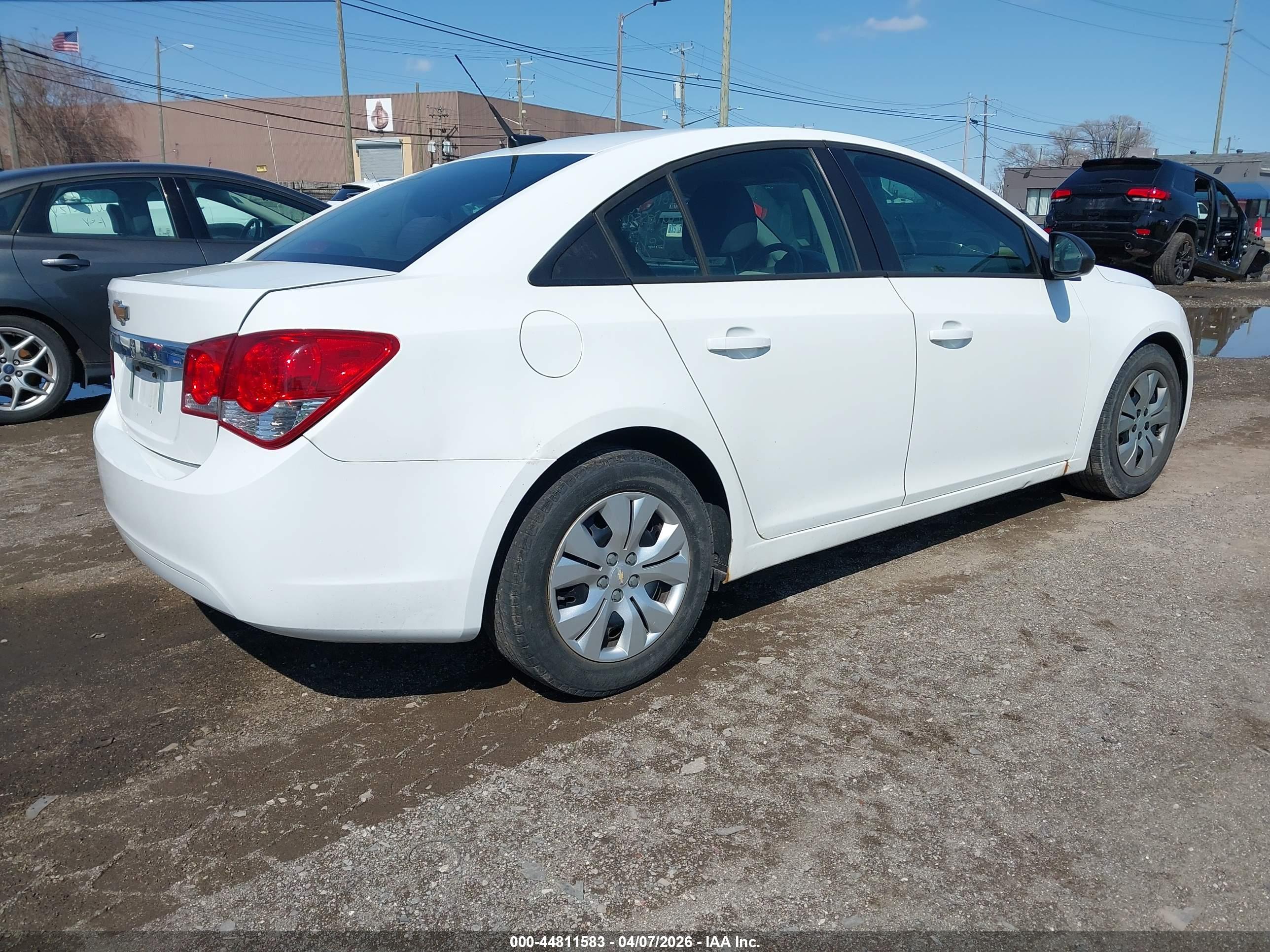 CHEVROLET CRUZE image 4
