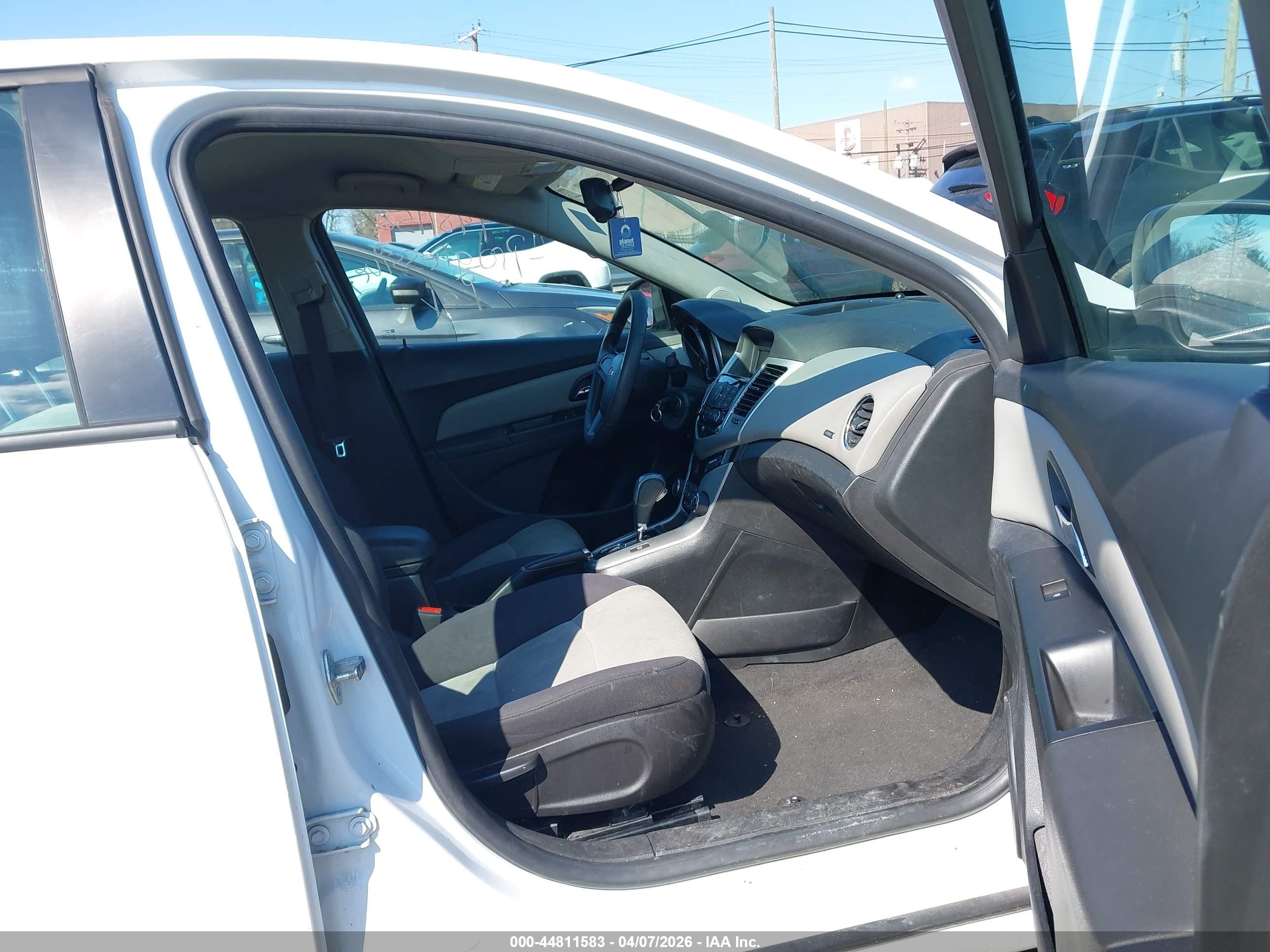 CHEVROLET CRUZE image 5