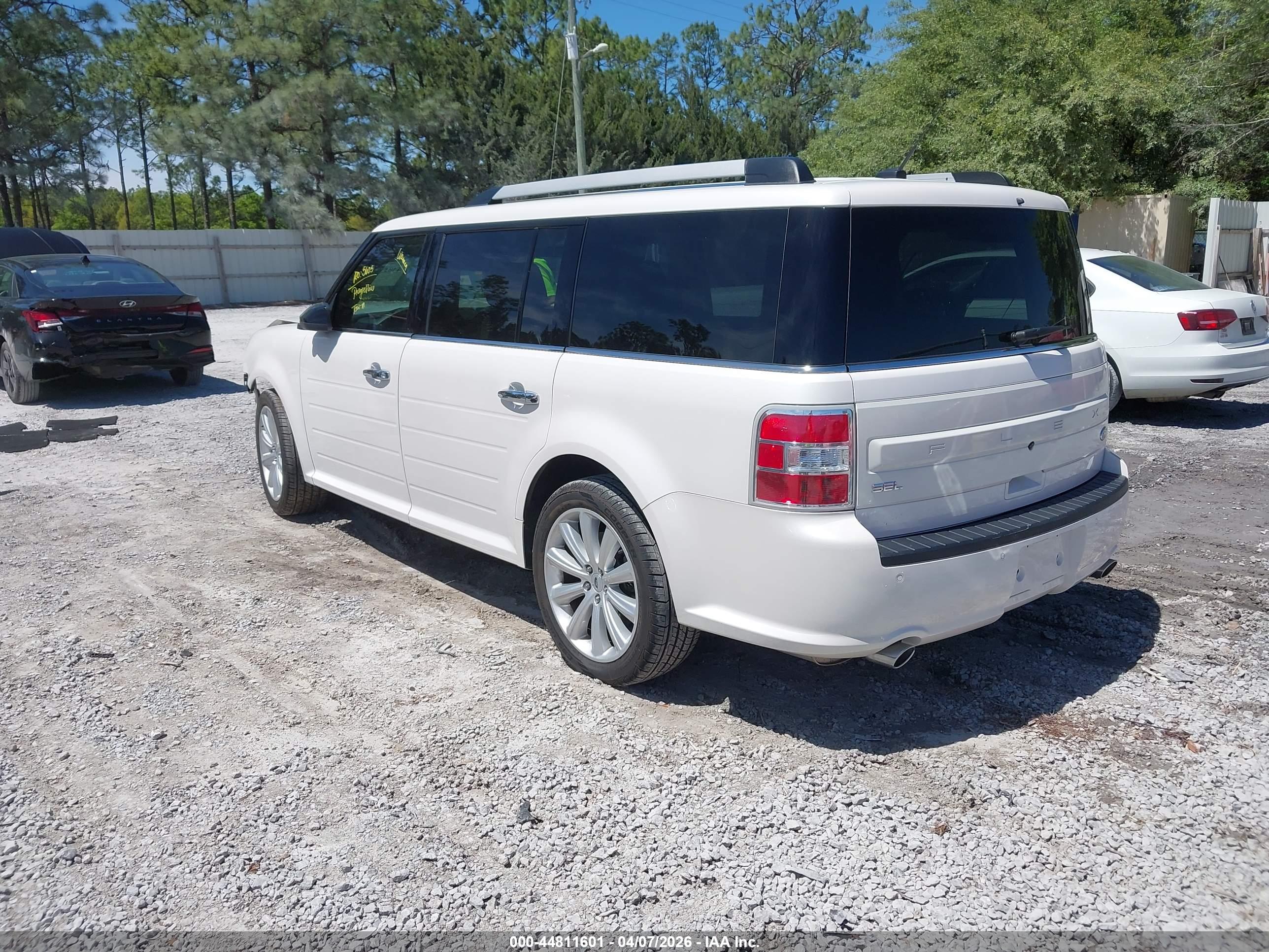 FORD FLEX image 3