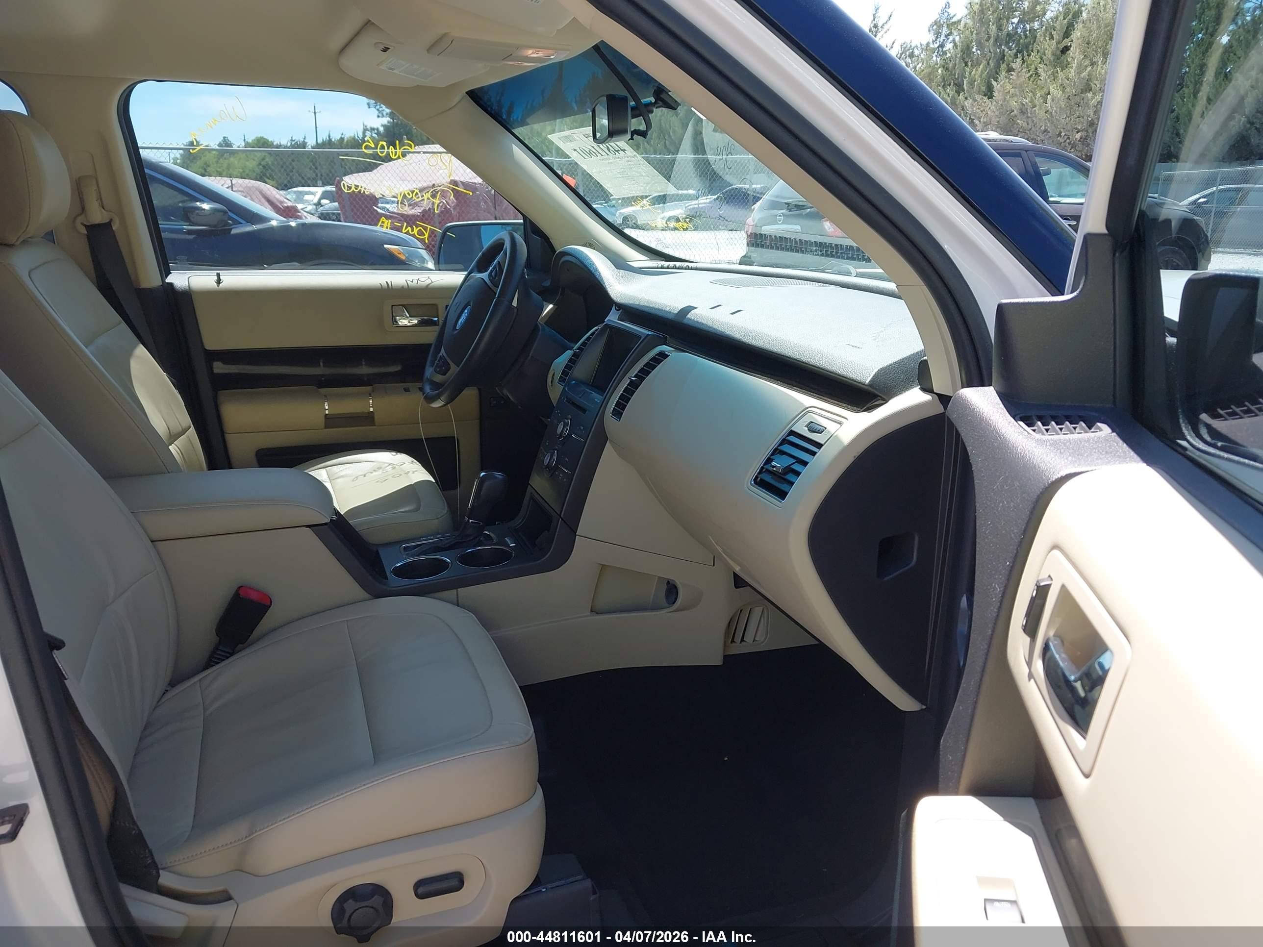 FORD FLEX image 5