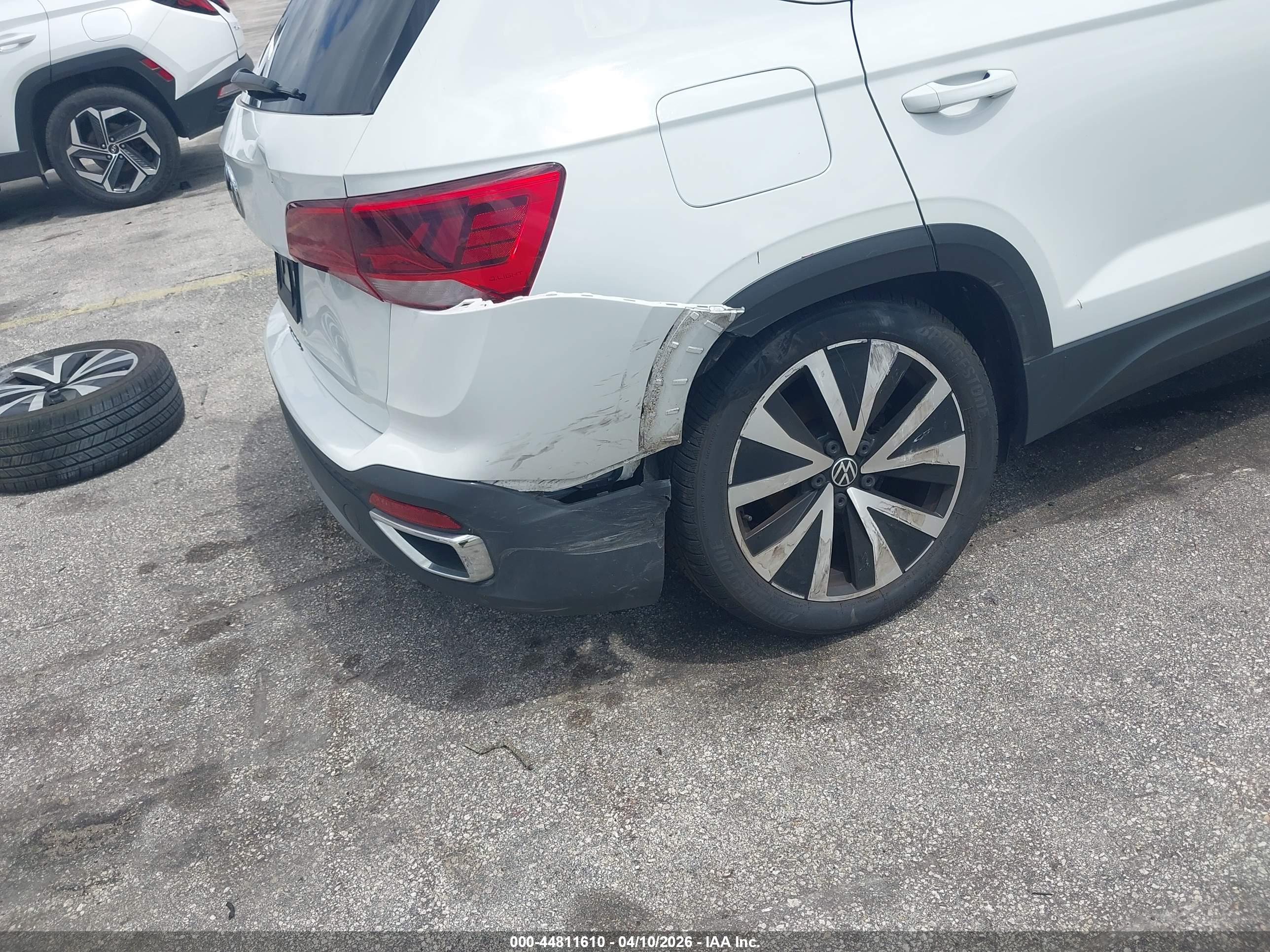 VOLKSWAGEN TAOS image 6