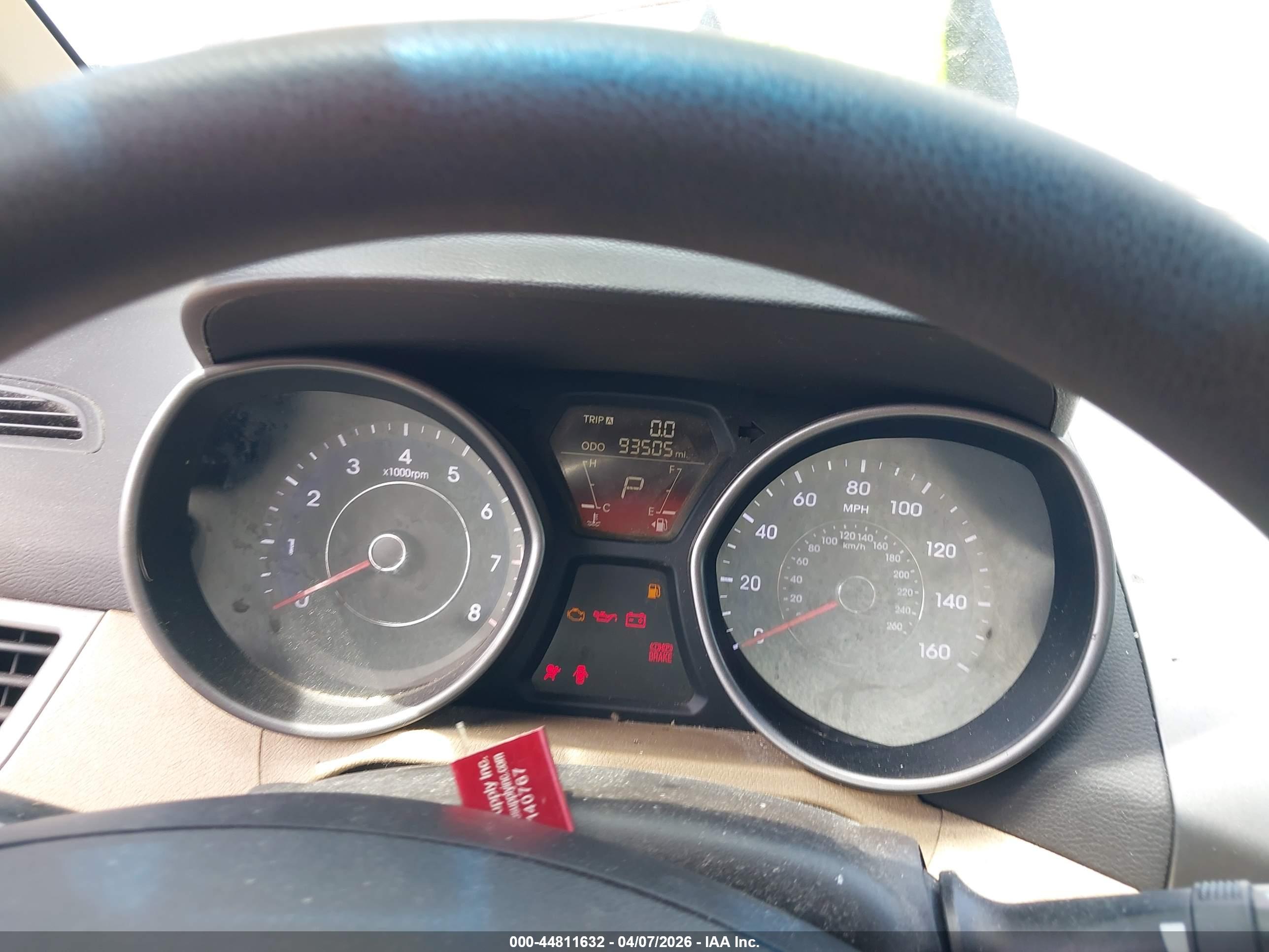 HYUNDAI ELANTRA image 7