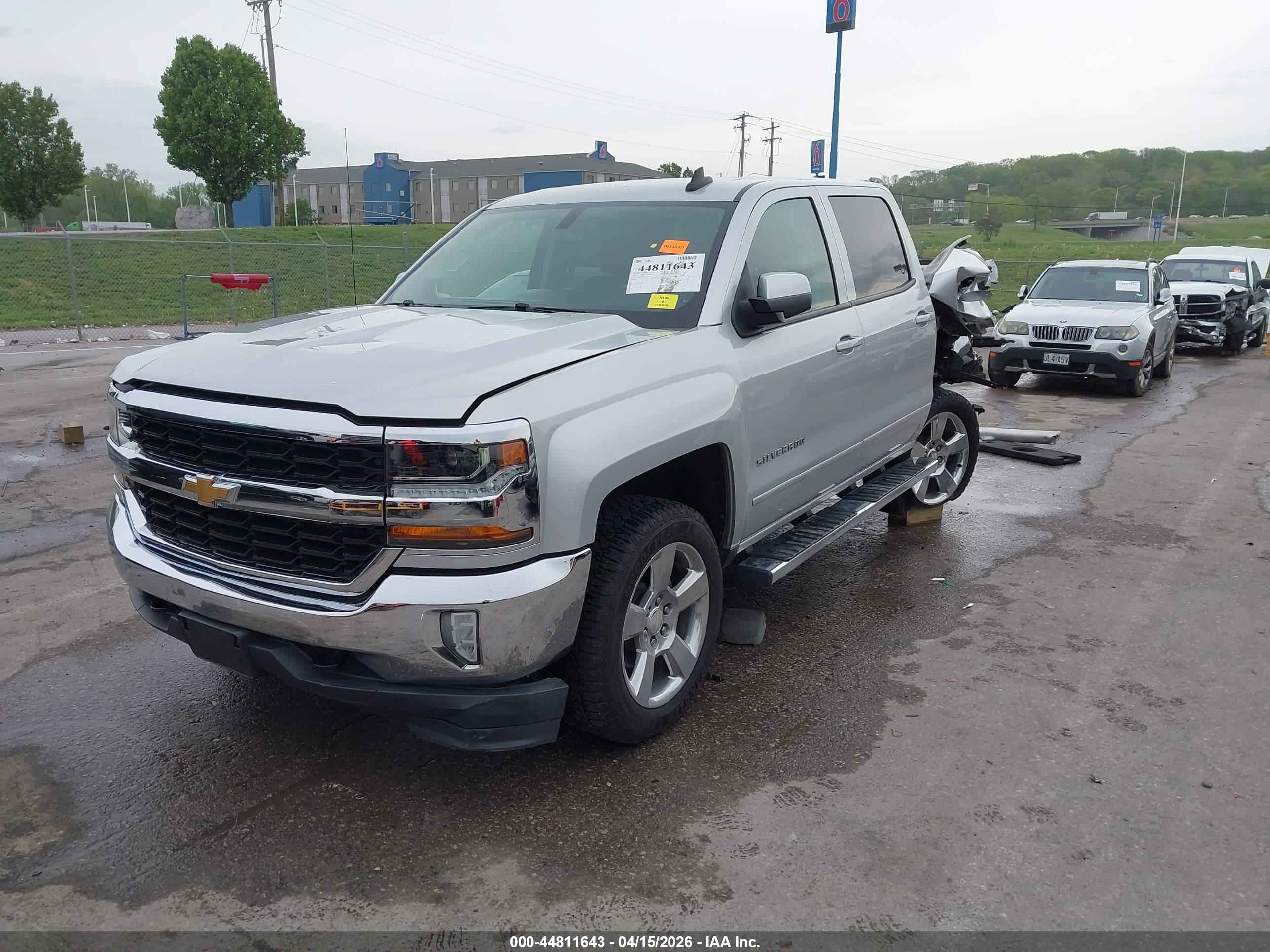 CHEVROLET SILVERADO image 2