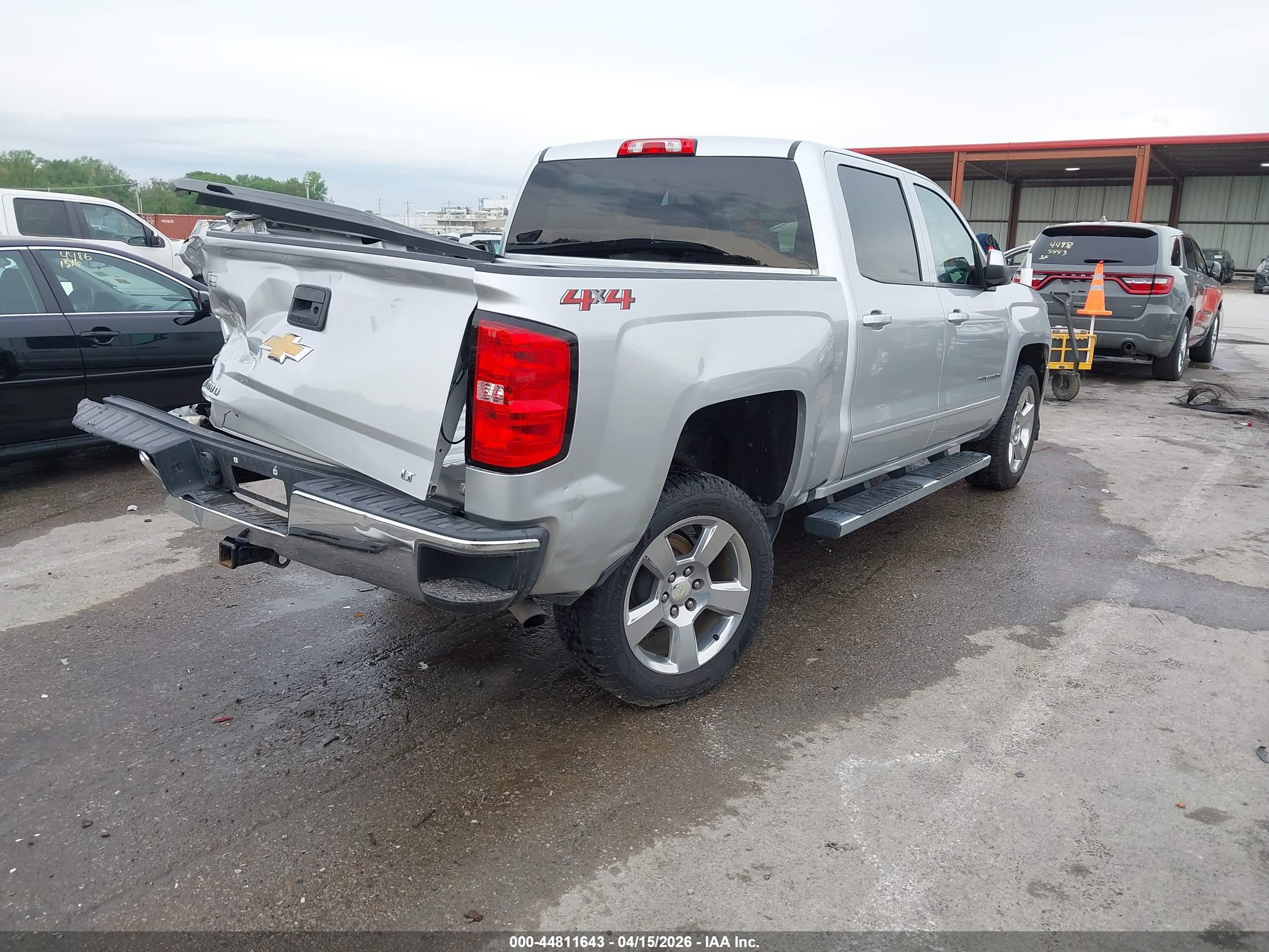 CHEVROLET SILVERADO image 4