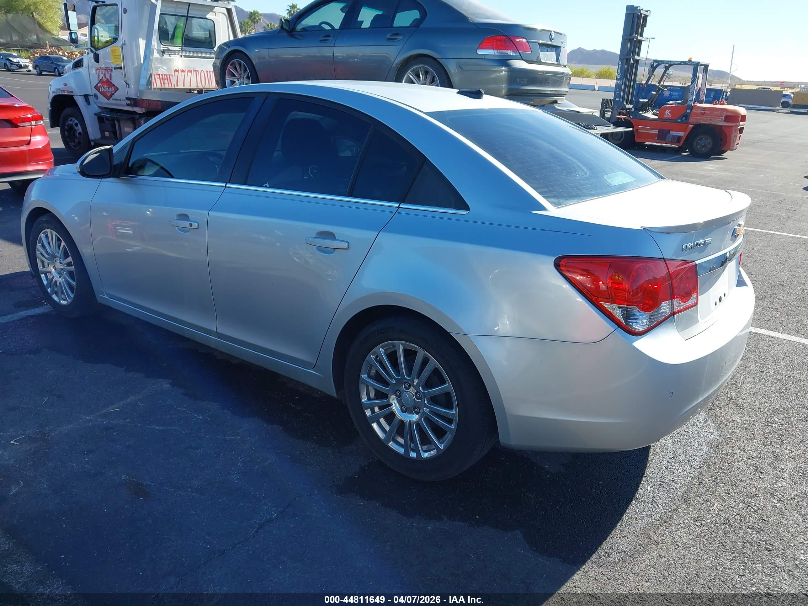 CHEVROLET CRUZE image 3