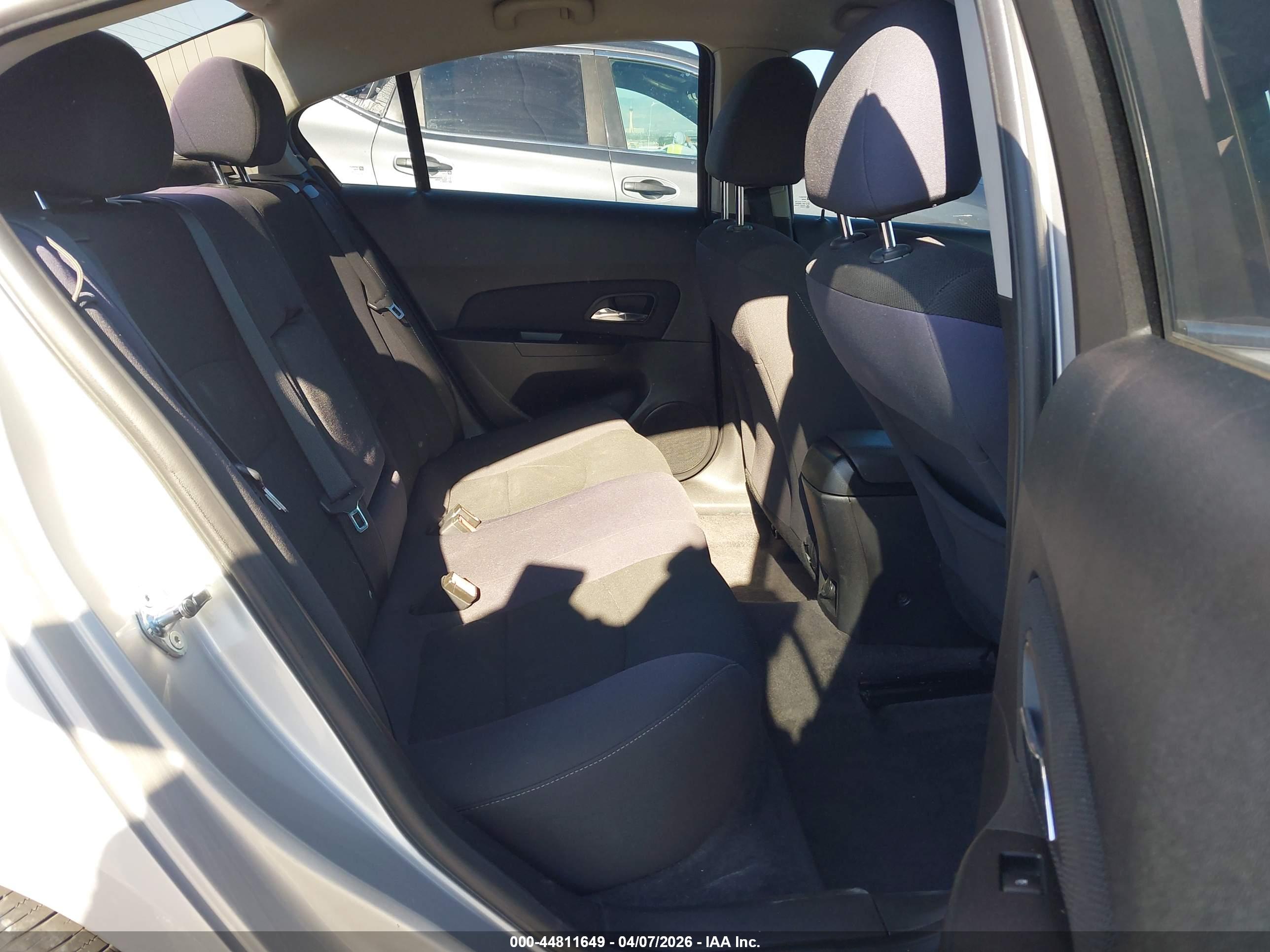 CHEVROLET CRUZE image 8