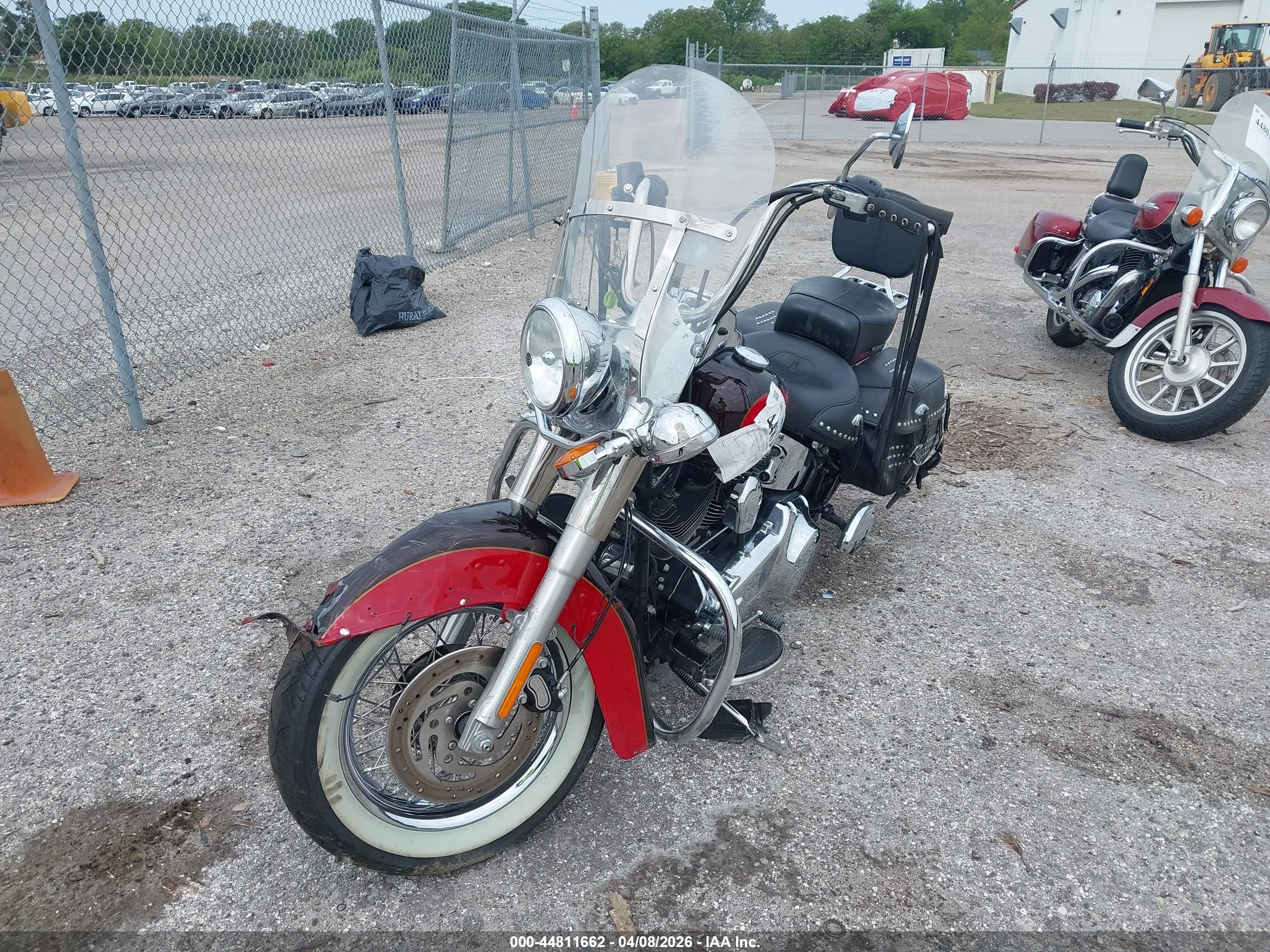 HARLEY-DAVIDSON FLSTC image 2