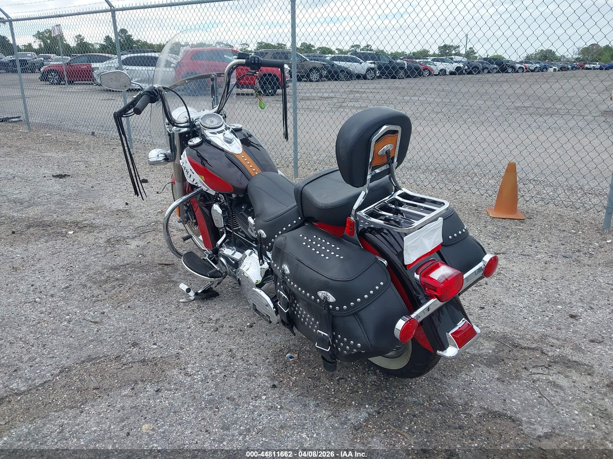 HARLEY-DAVIDSON FLSTC image 3