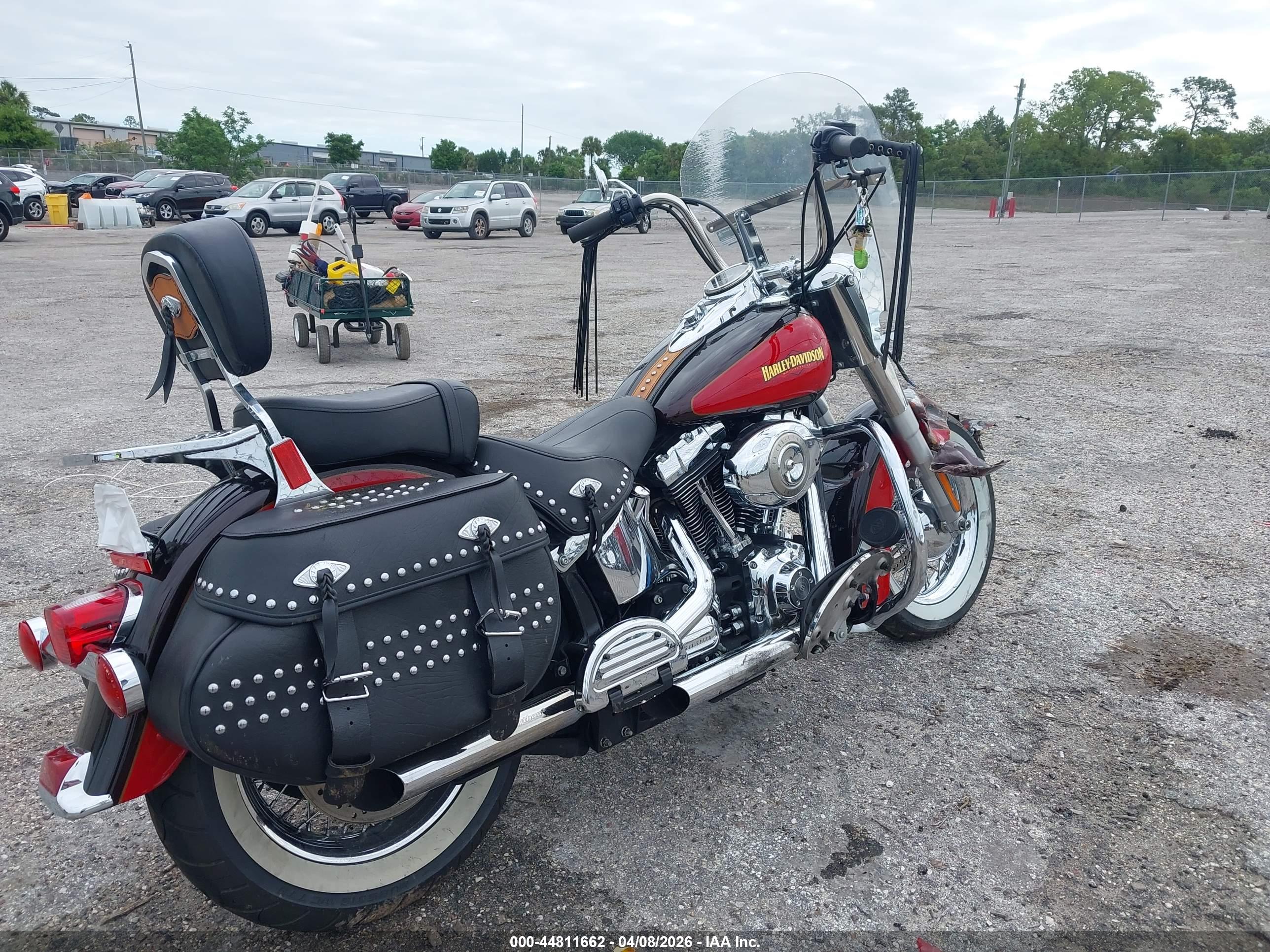 HARLEY-DAVIDSON FLSTC image 4
