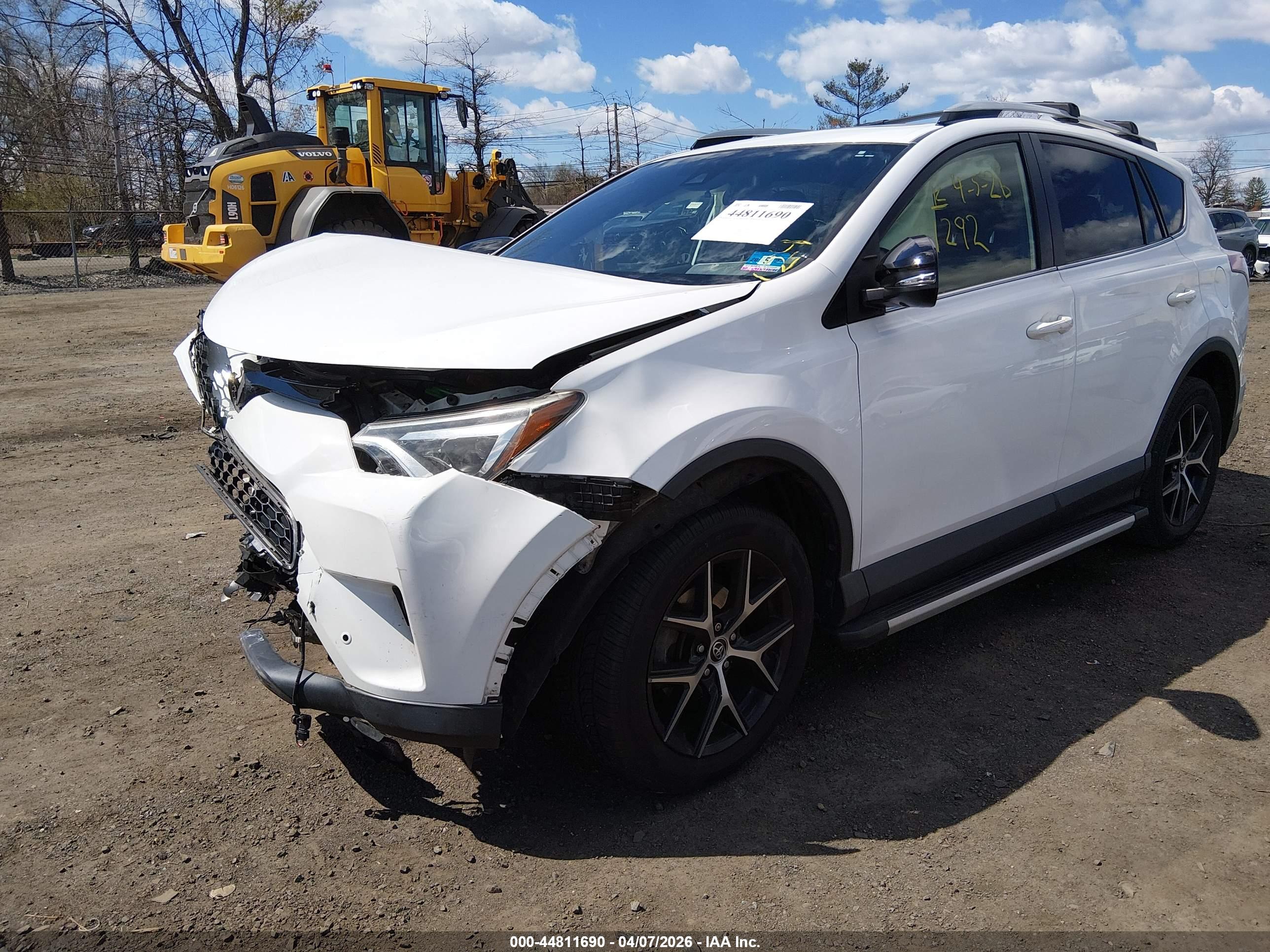 TOYOTA RAV4 image 2