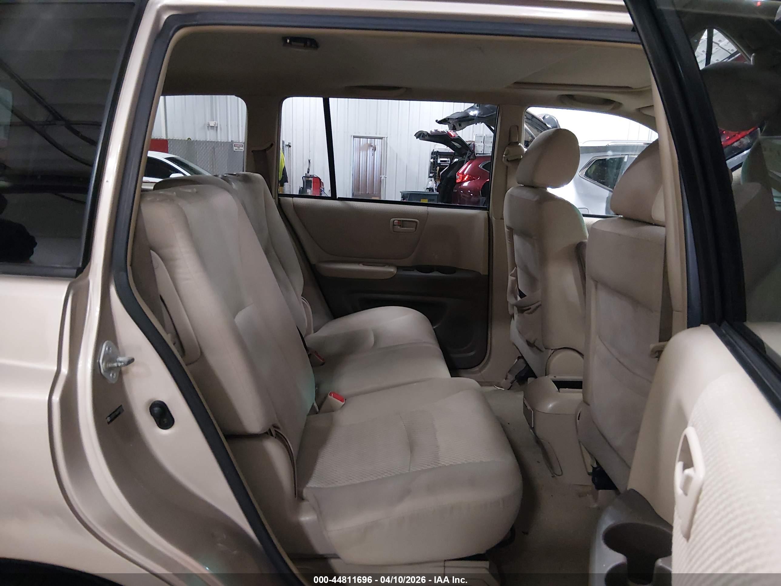 TOYOTA HIGHLANDER image 8