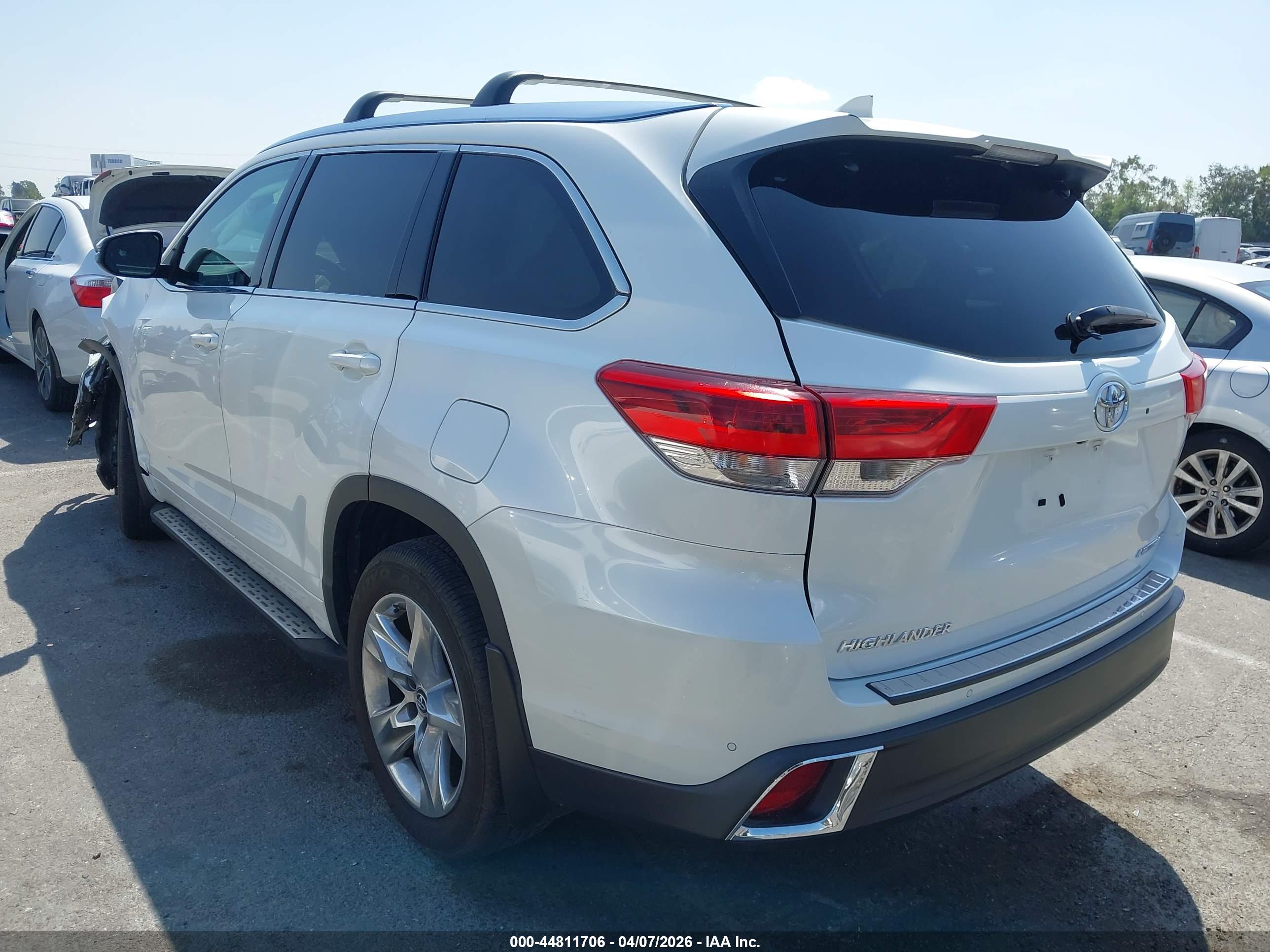 TOYOTA HIGHLANDER image 3