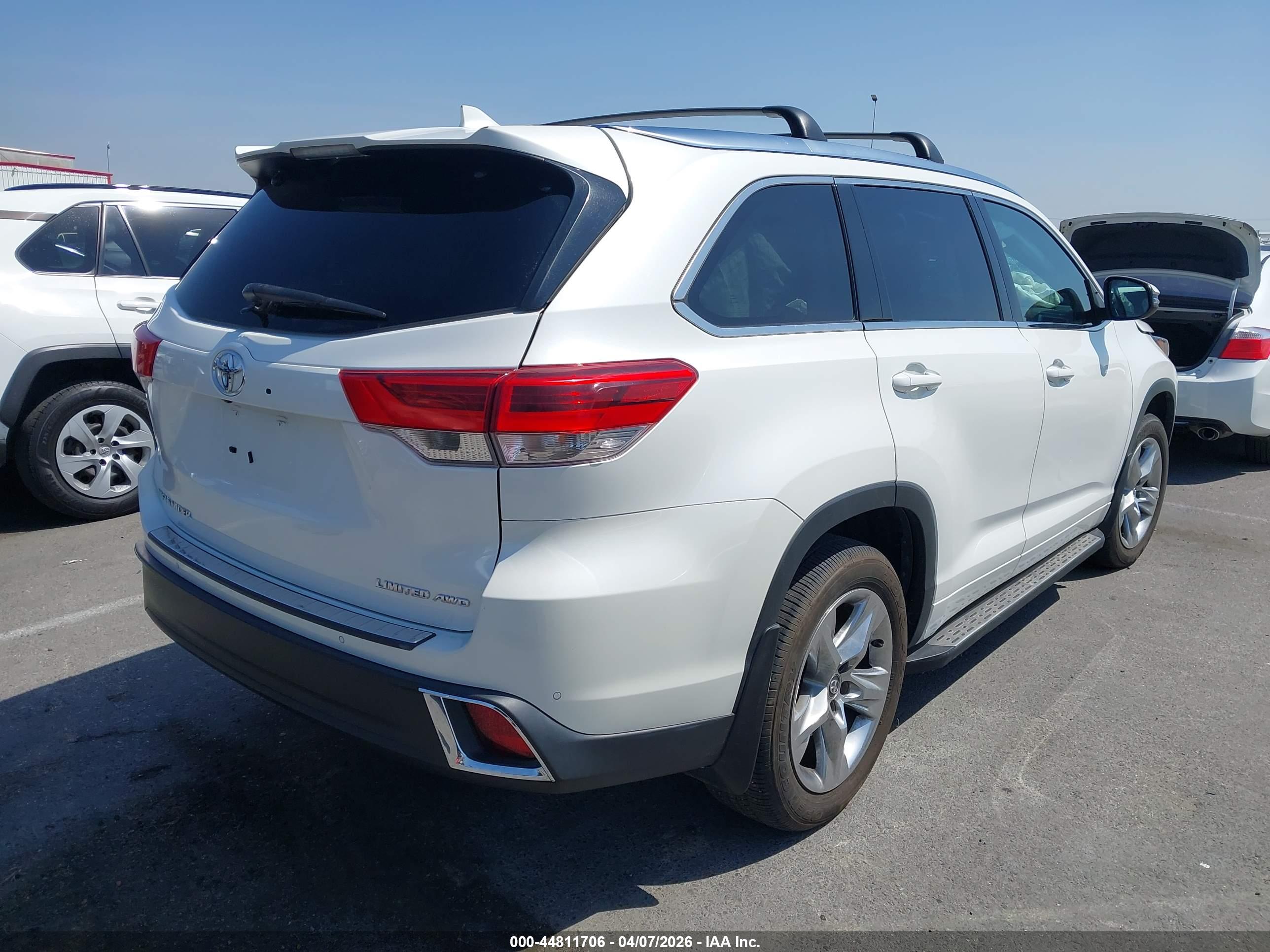 TOYOTA HIGHLANDER image 4