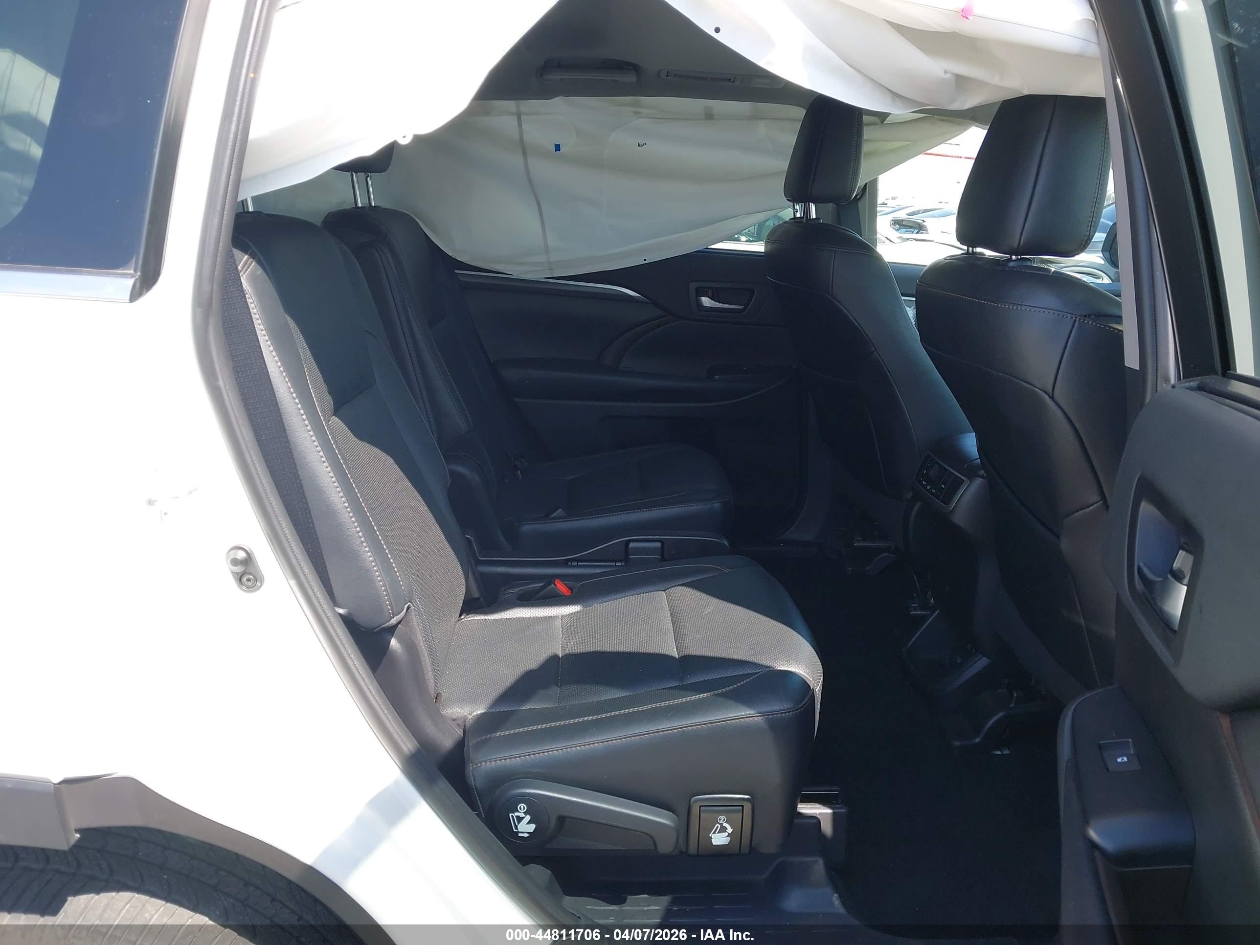 TOYOTA HIGHLANDER image 8