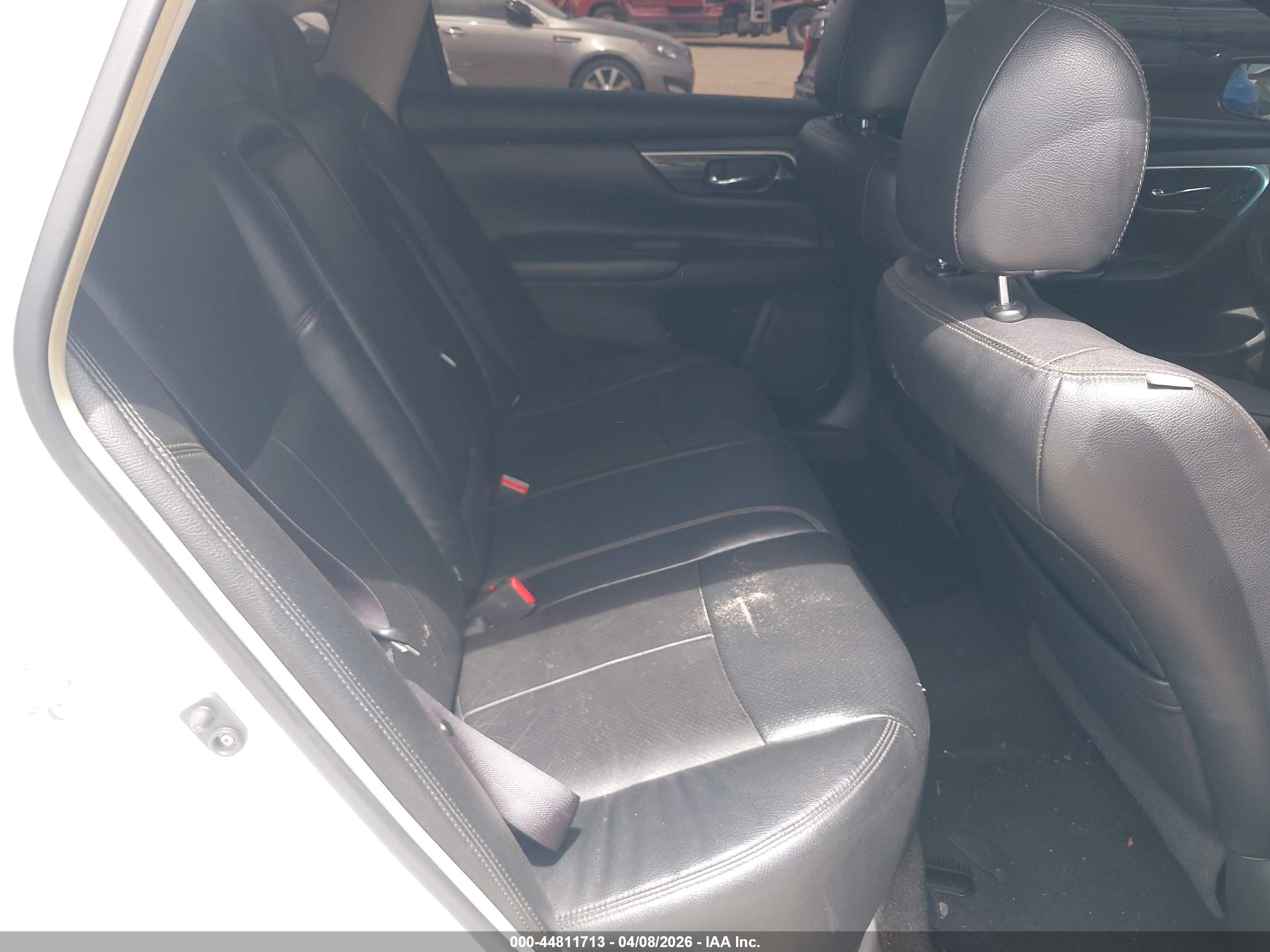 NISSAN ALTIMA image 8