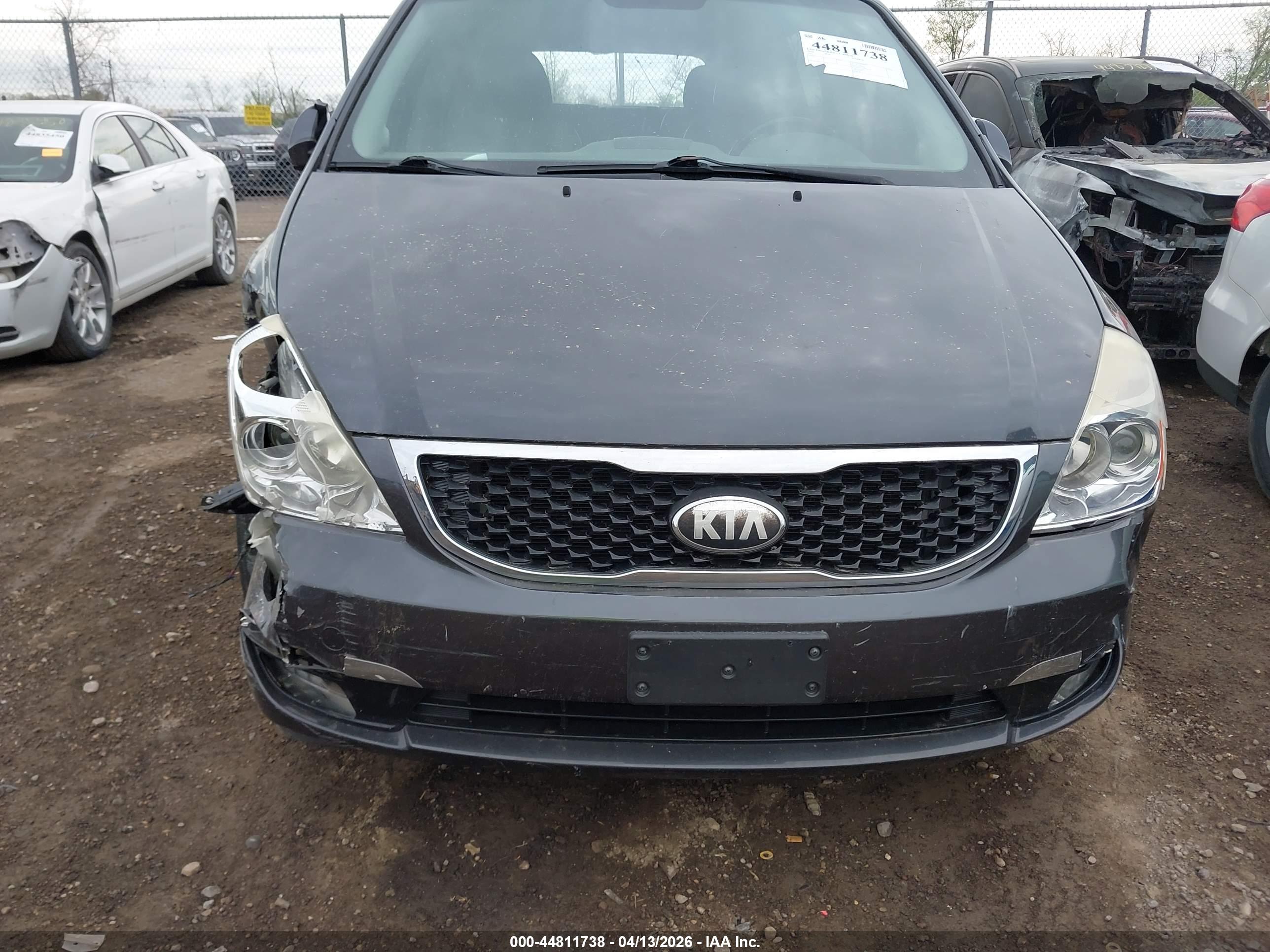 KIA SEDONA image 6