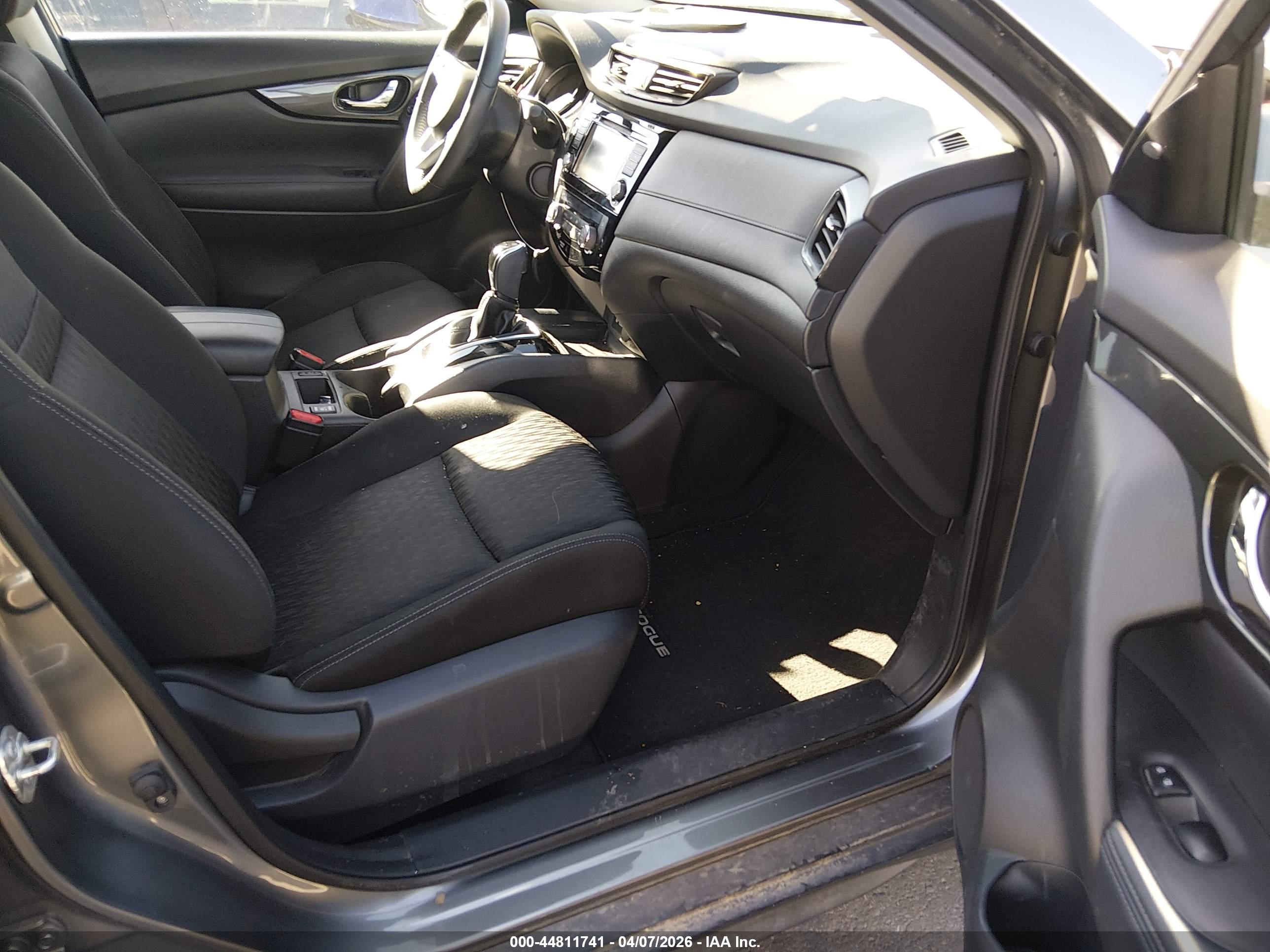 NISSAN ROGUE image 5