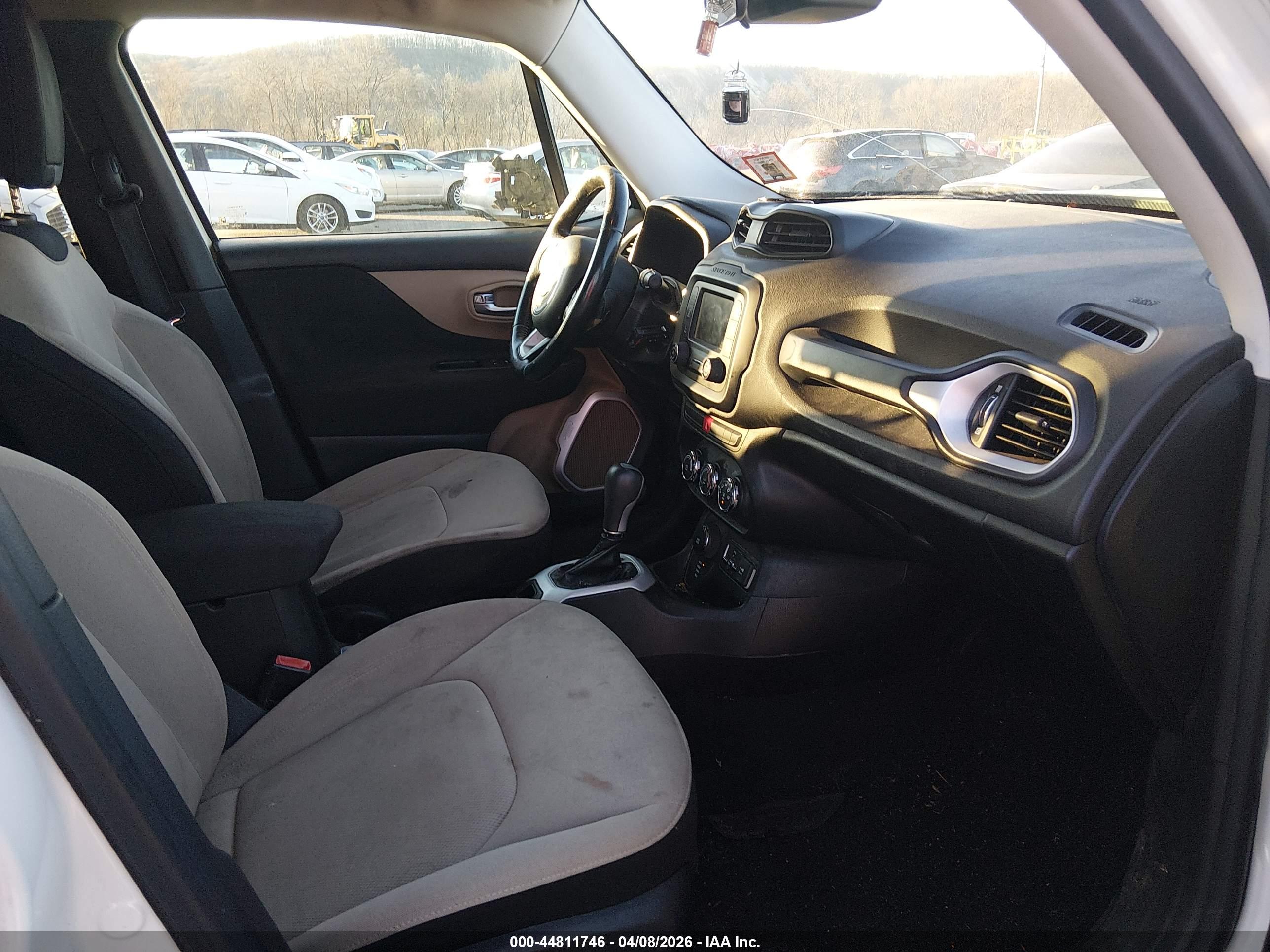 JEEP RENEGADE image 5