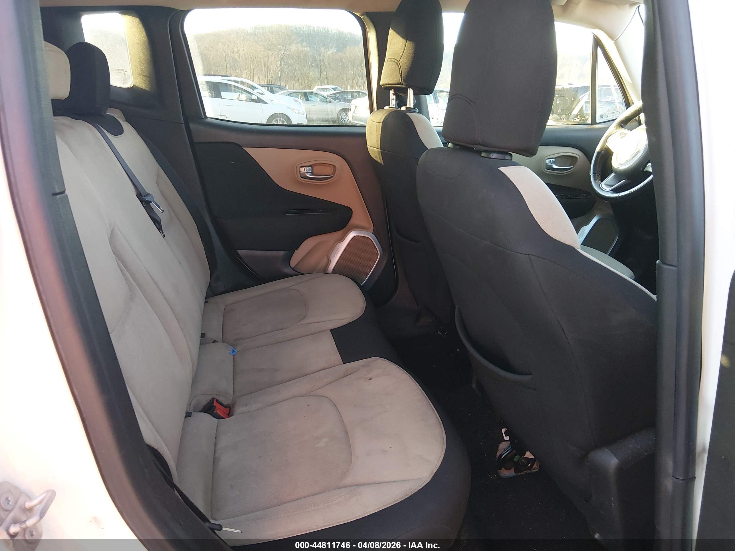 JEEP RENEGADE image 8