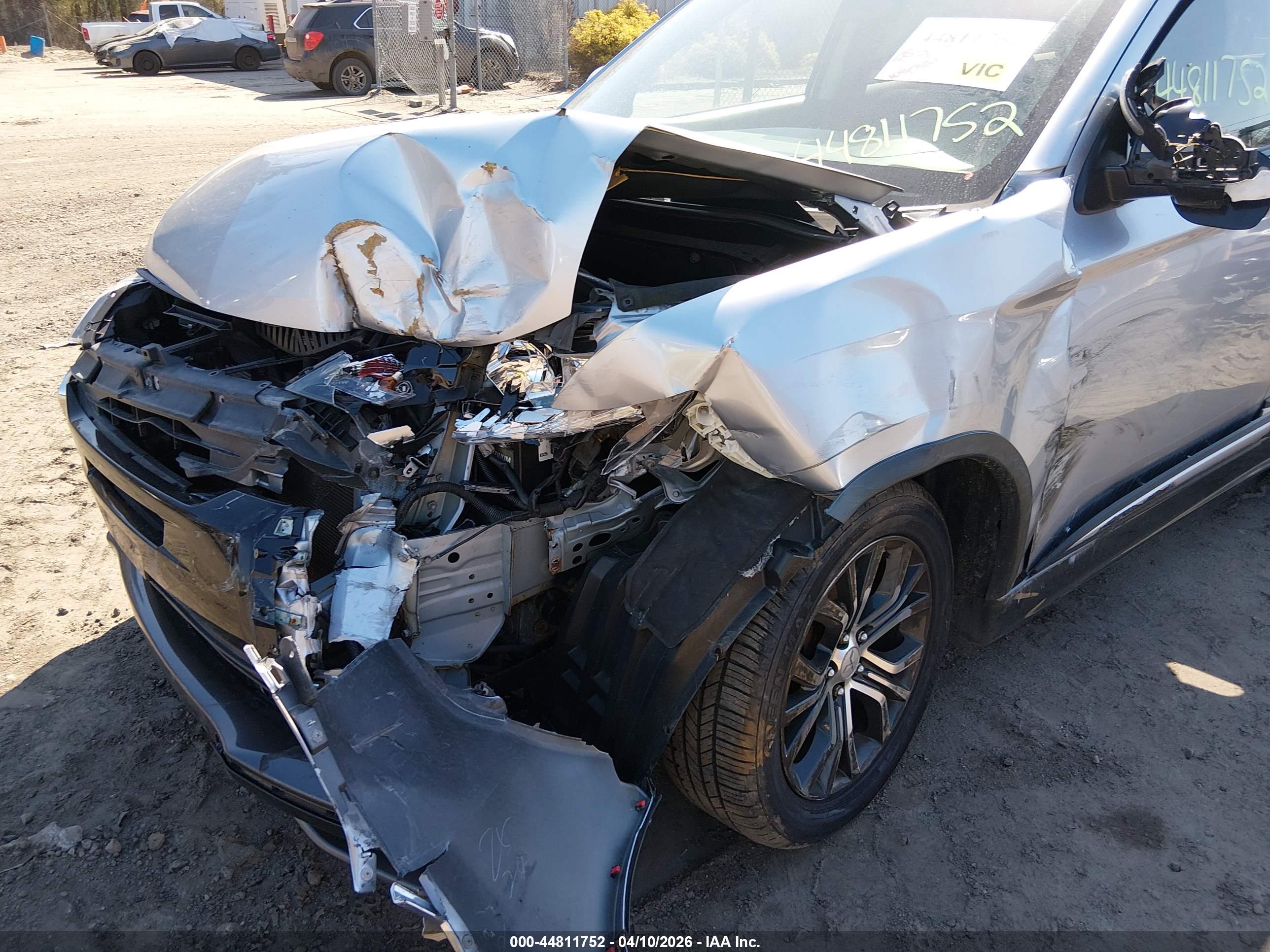 MITSUBISHI OUTLANDER image 6