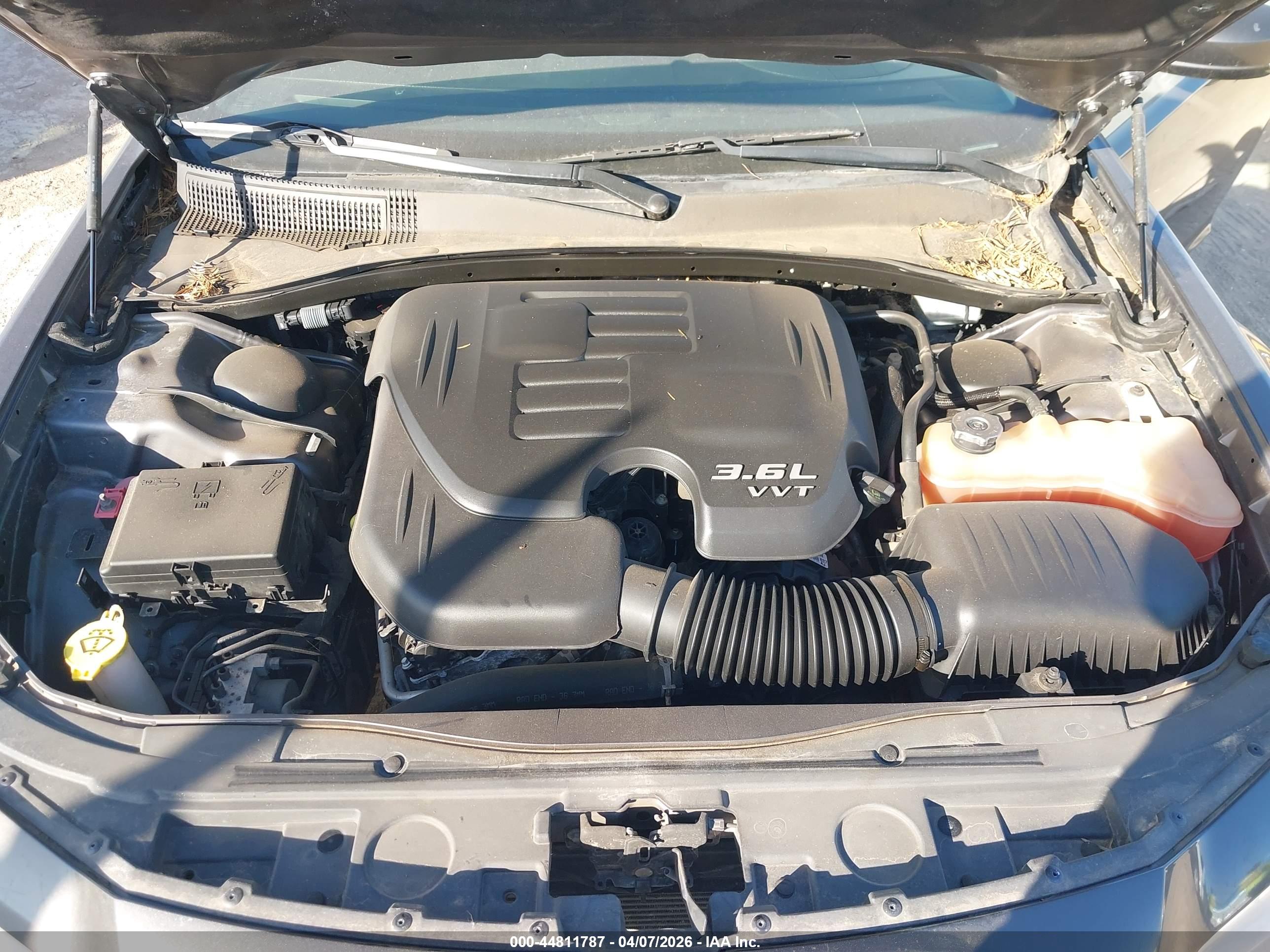 CHRYSLER 300 image 10