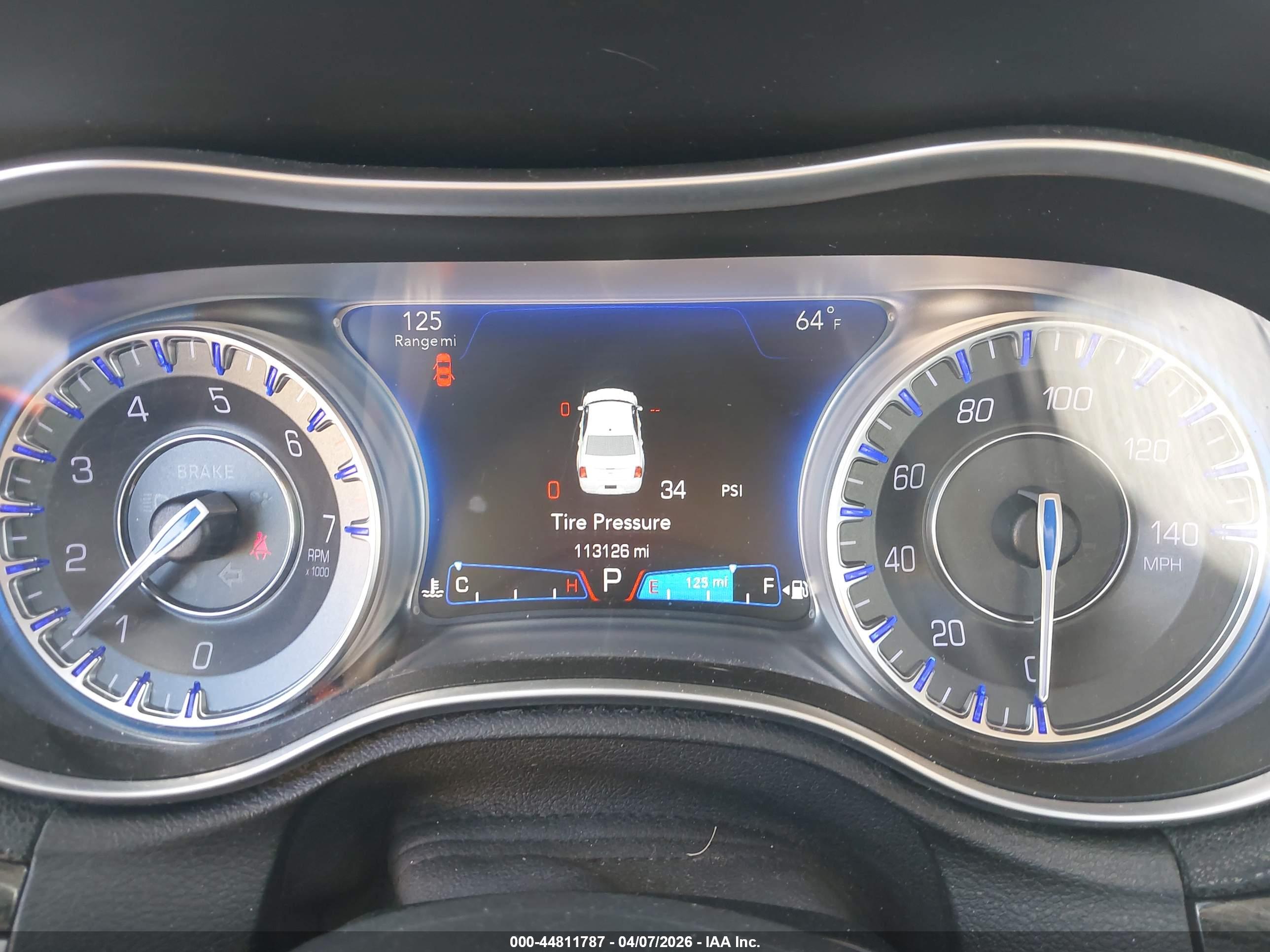 CHRYSLER 300 image 7
