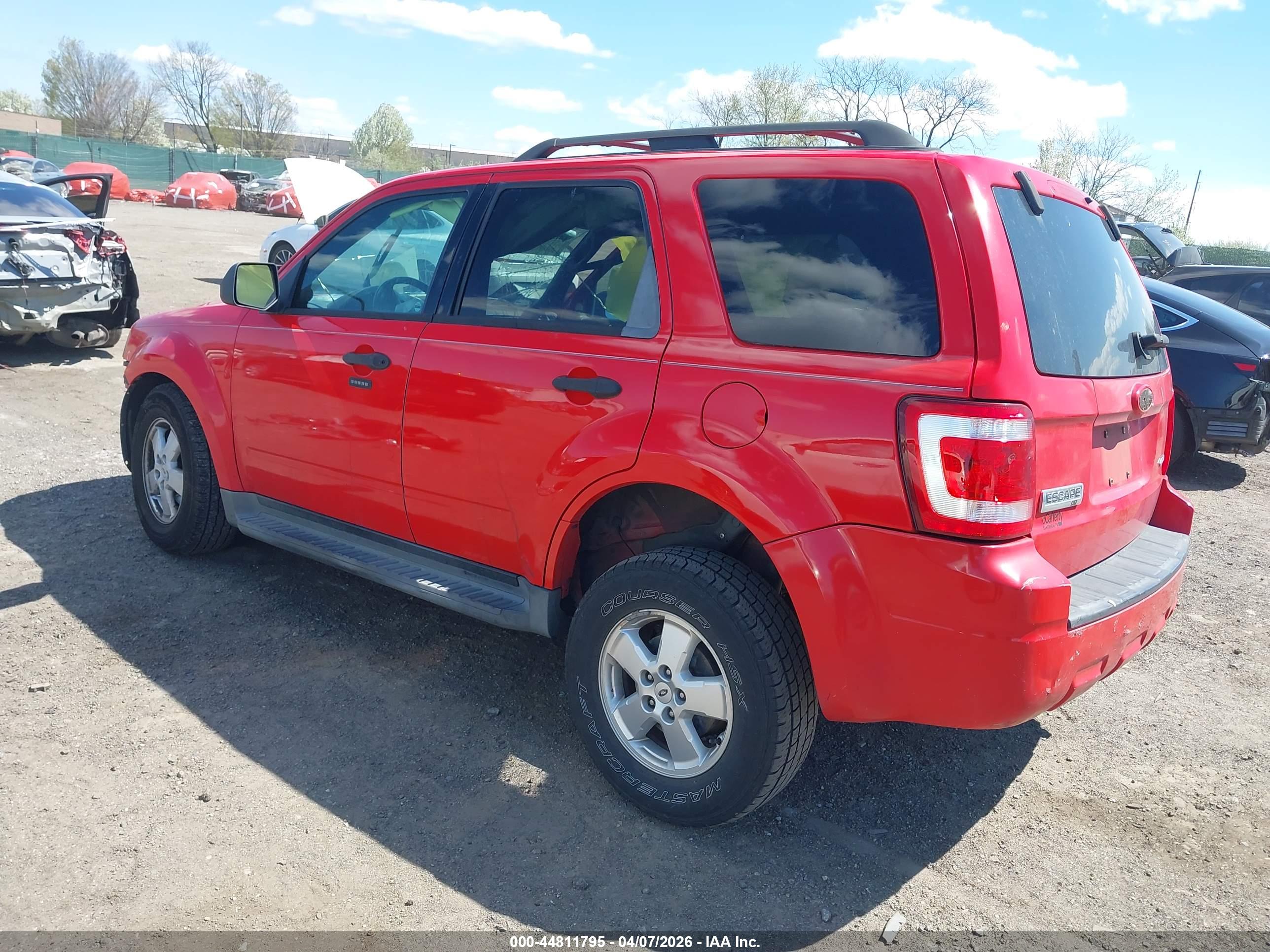 FORD ESCAPE image 3