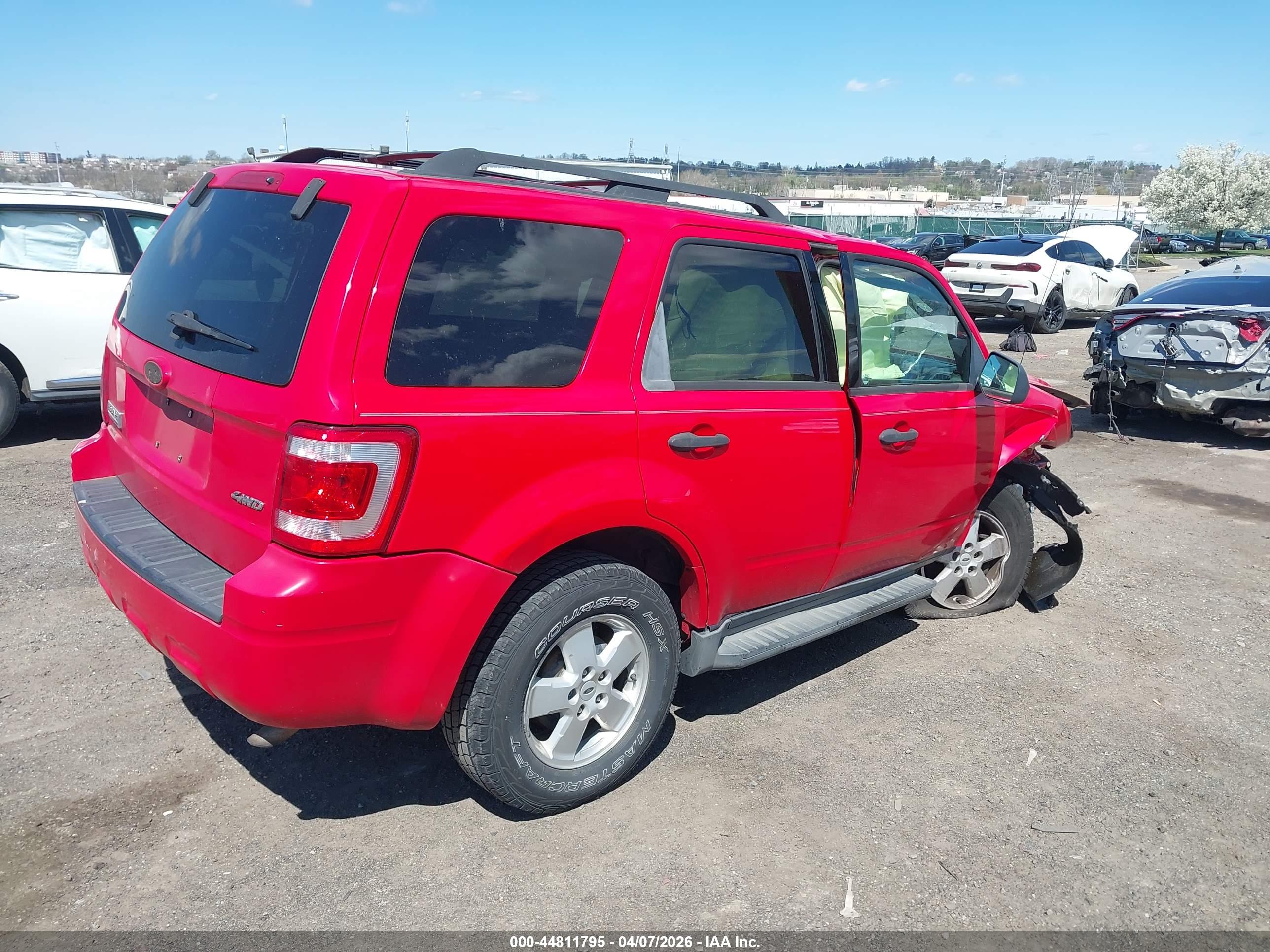 FORD ESCAPE image 4