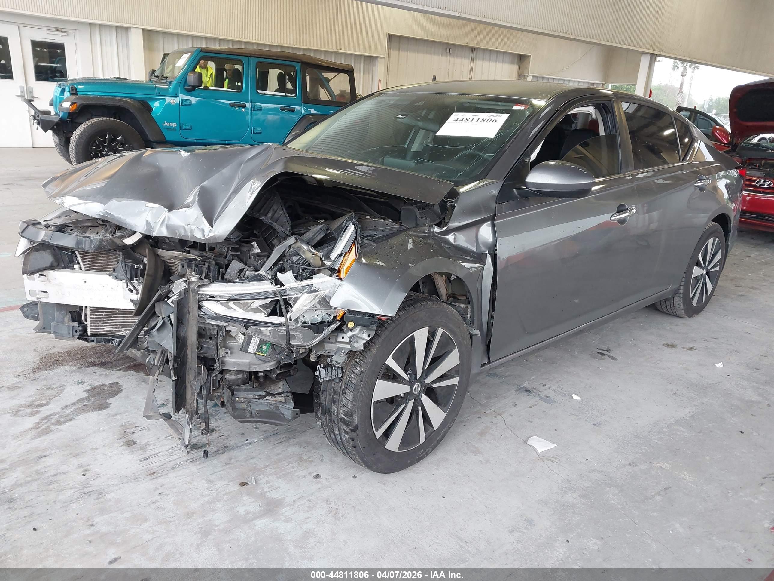 NISSAN ALTIMA image 2