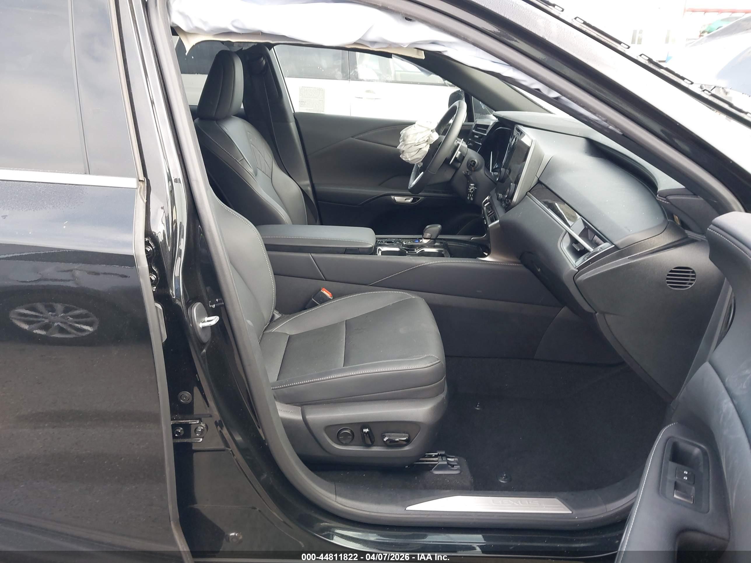 LEXUS RX image 5
