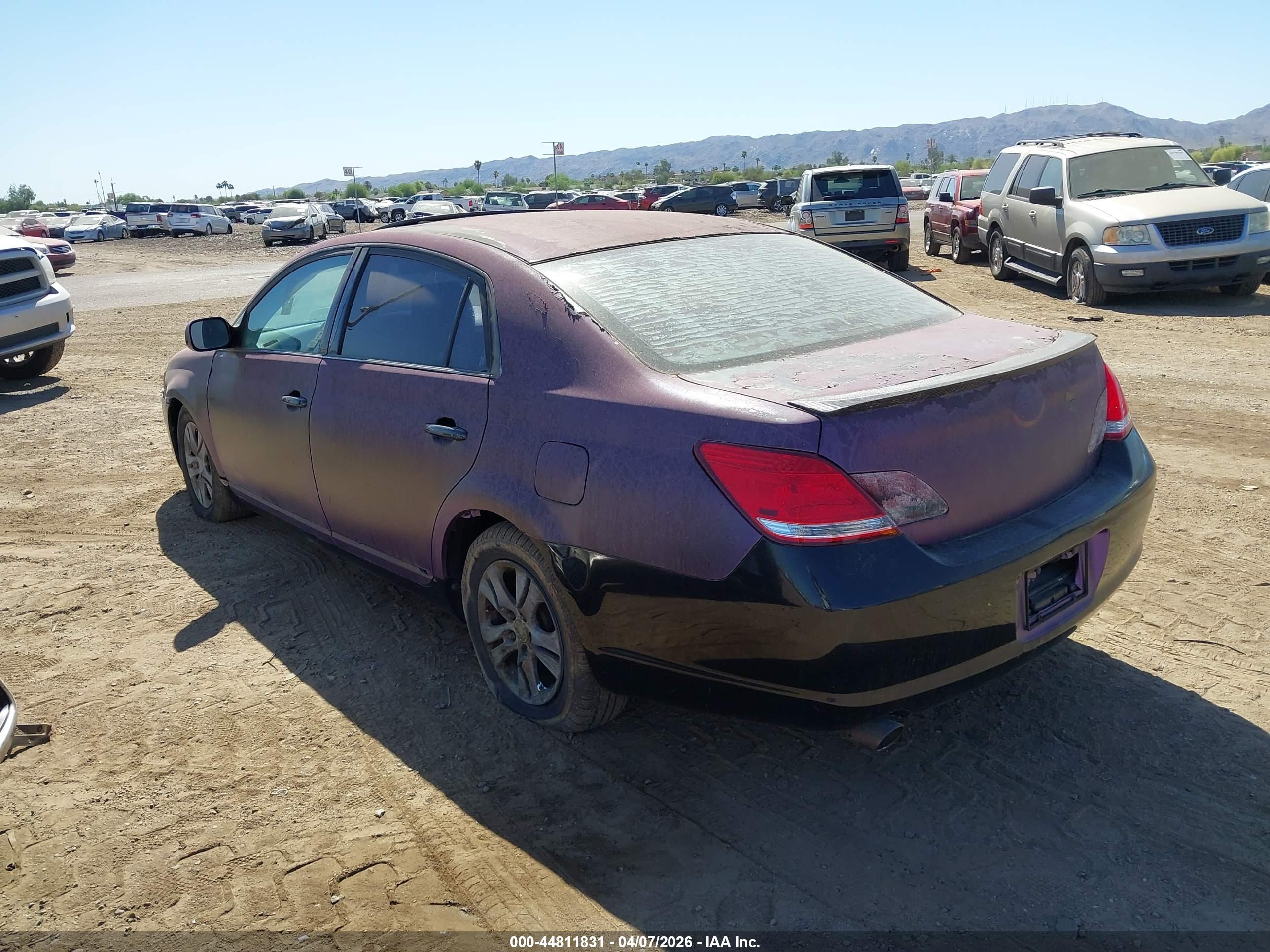 TOYOTA AVALON image 3