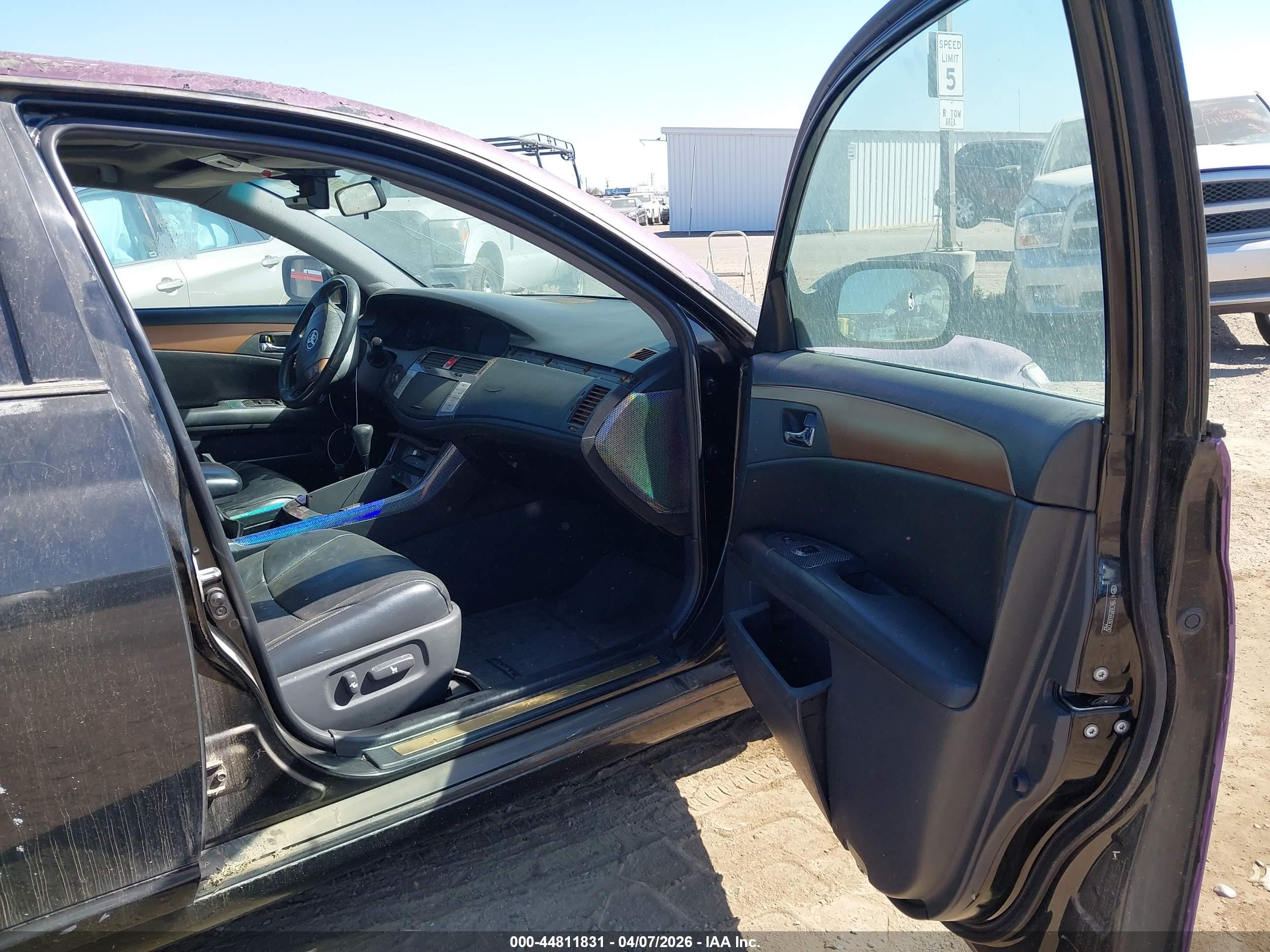 TOYOTA AVALON image 5