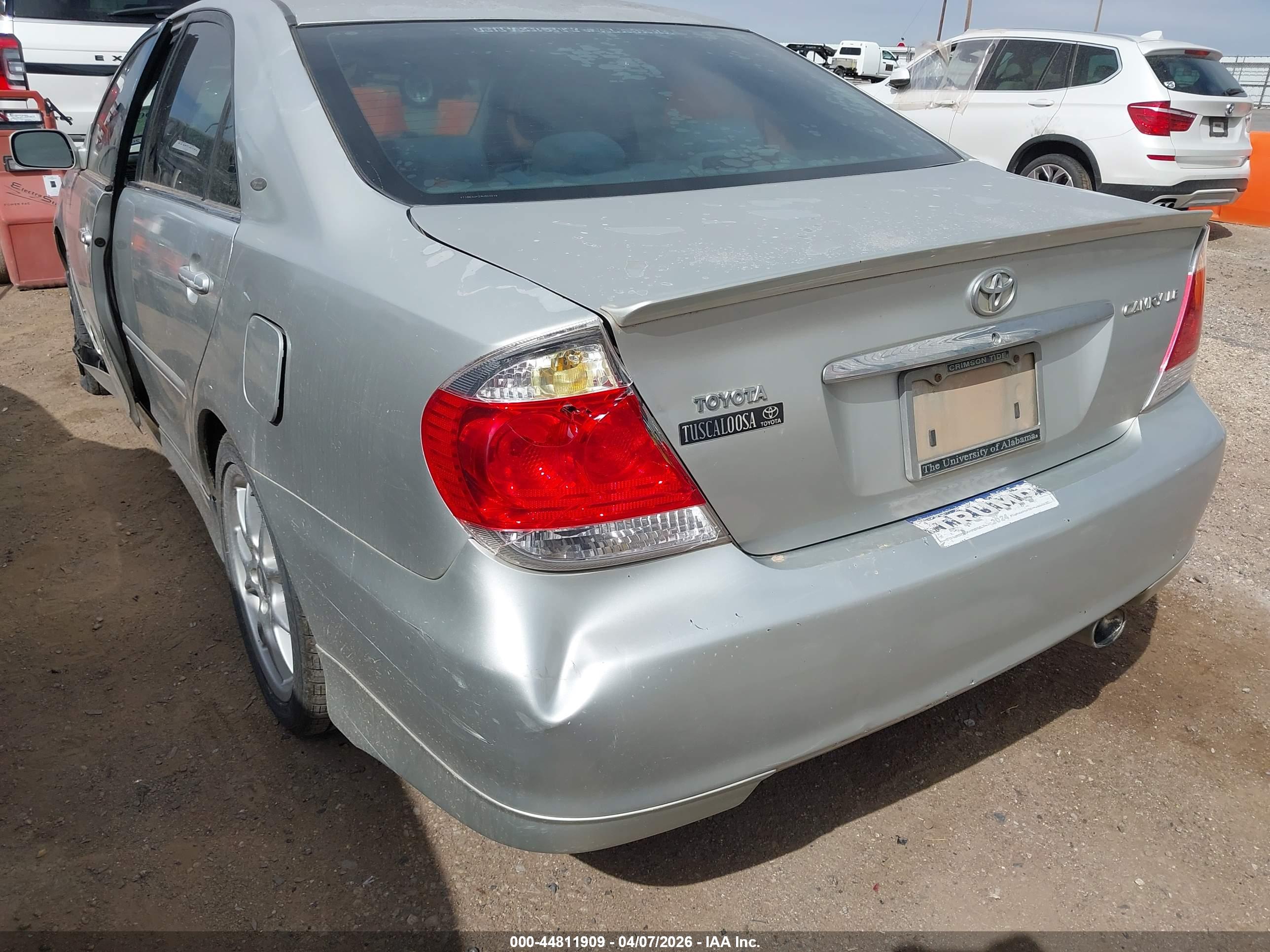 TOYOTA CAMRY image 6
