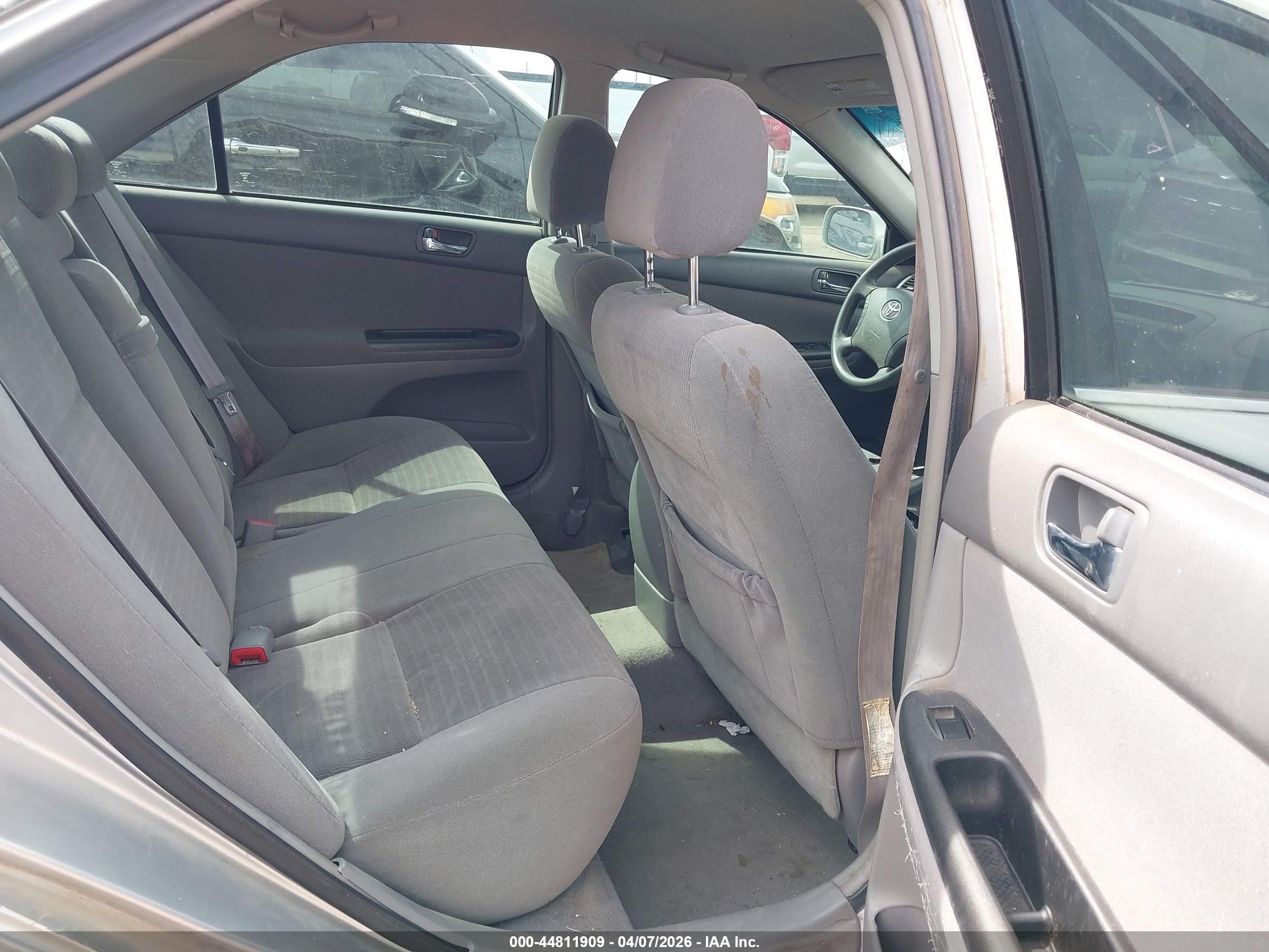 TOYOTA CAMRY image 8