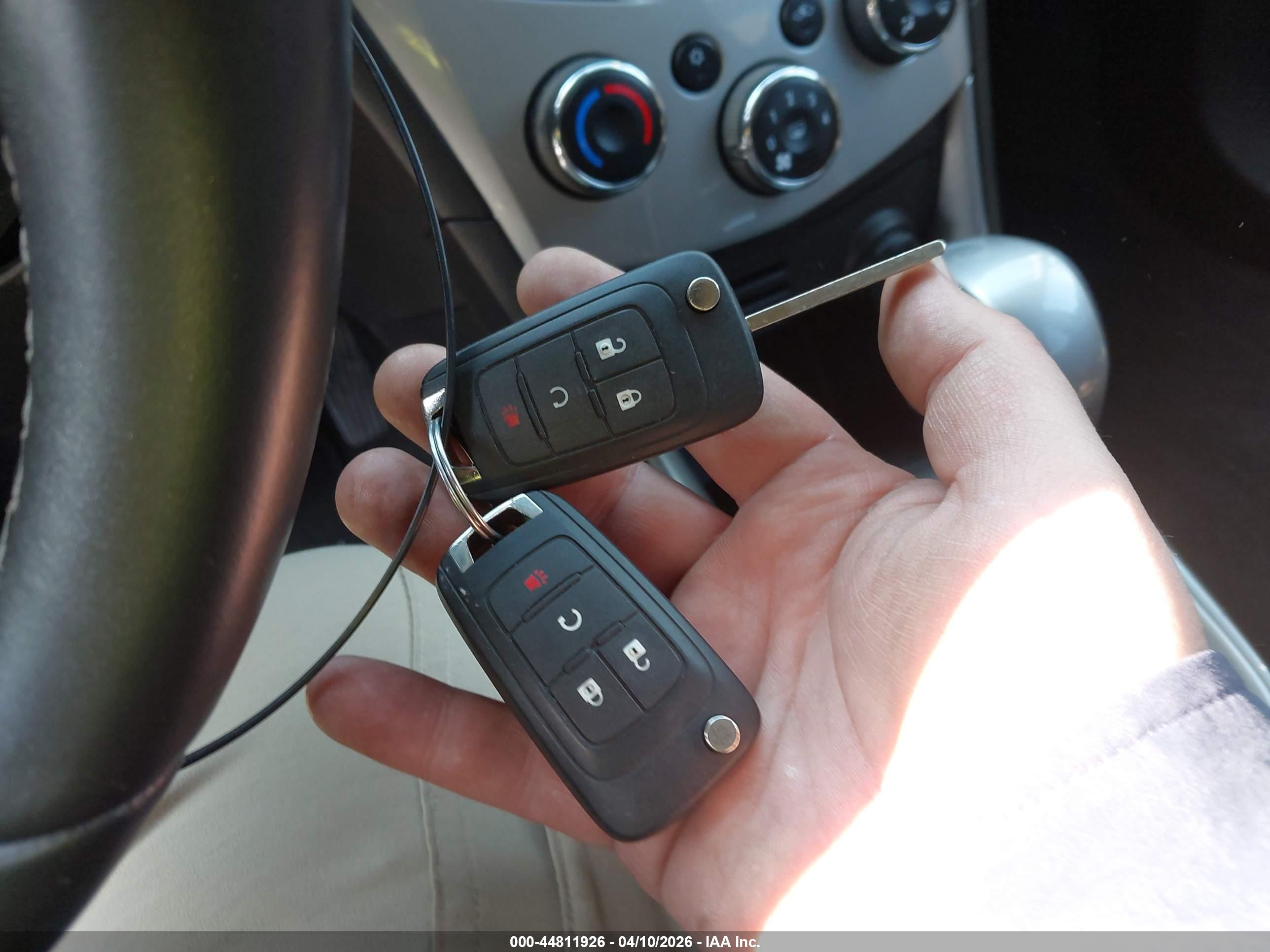 CHEVROLET TRAX image 11