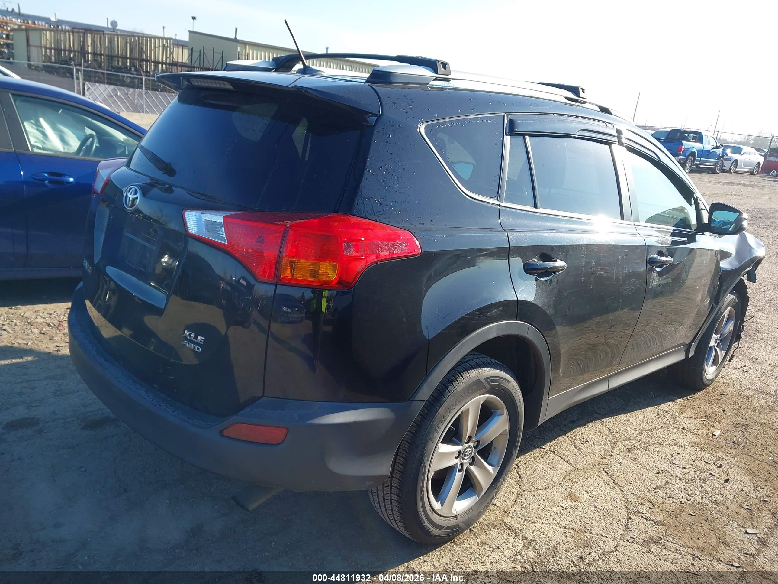 TOYOTA RAV4 image 4